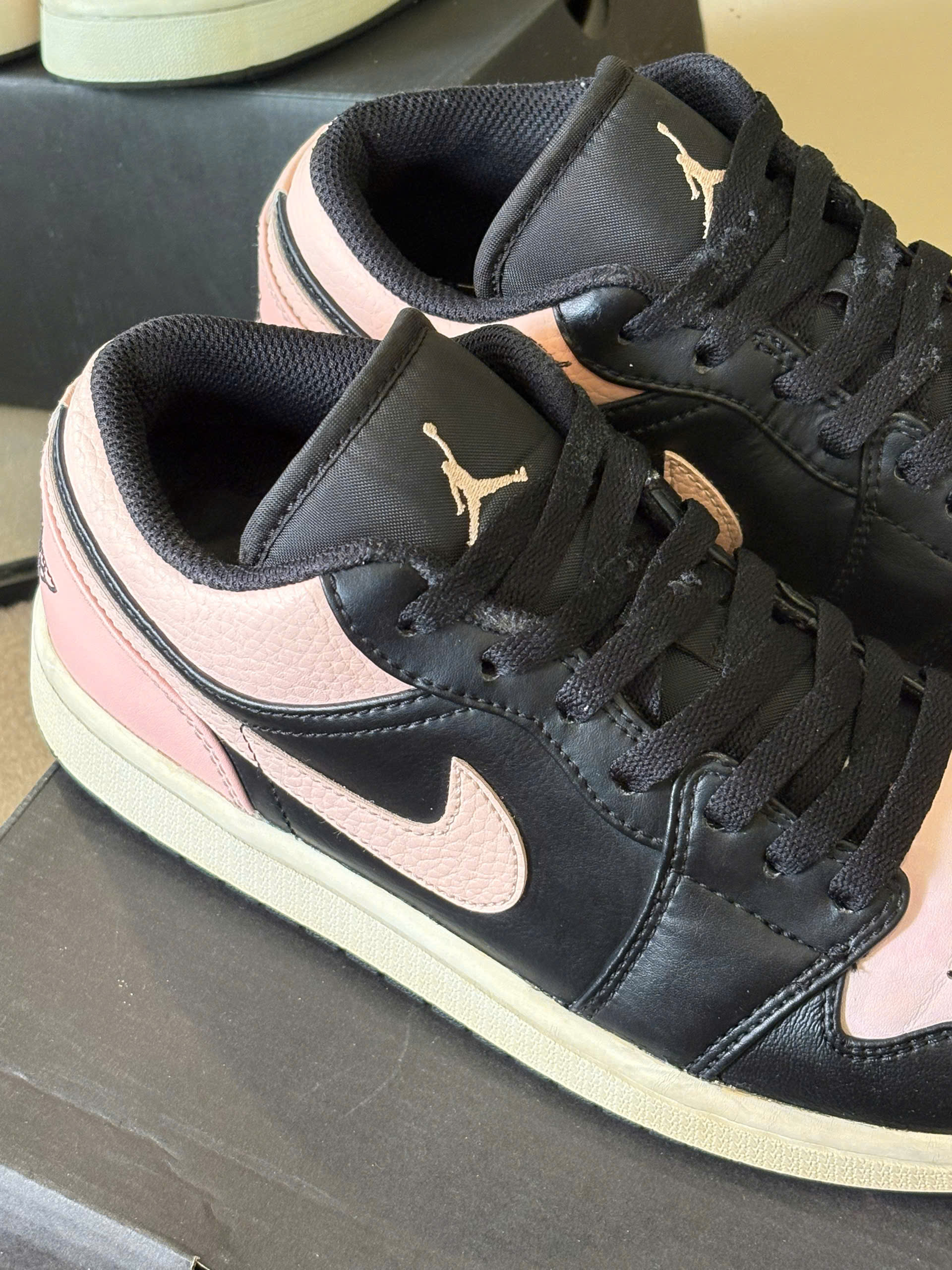 Nike Air Jordan 1 Low ‘Crimson Tint’ 553558-034_thumbnail_3