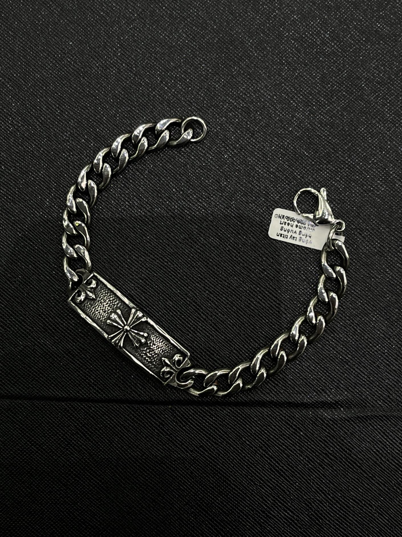 vòng tay titan bảng vuông chrome heart mắc xích cuban.