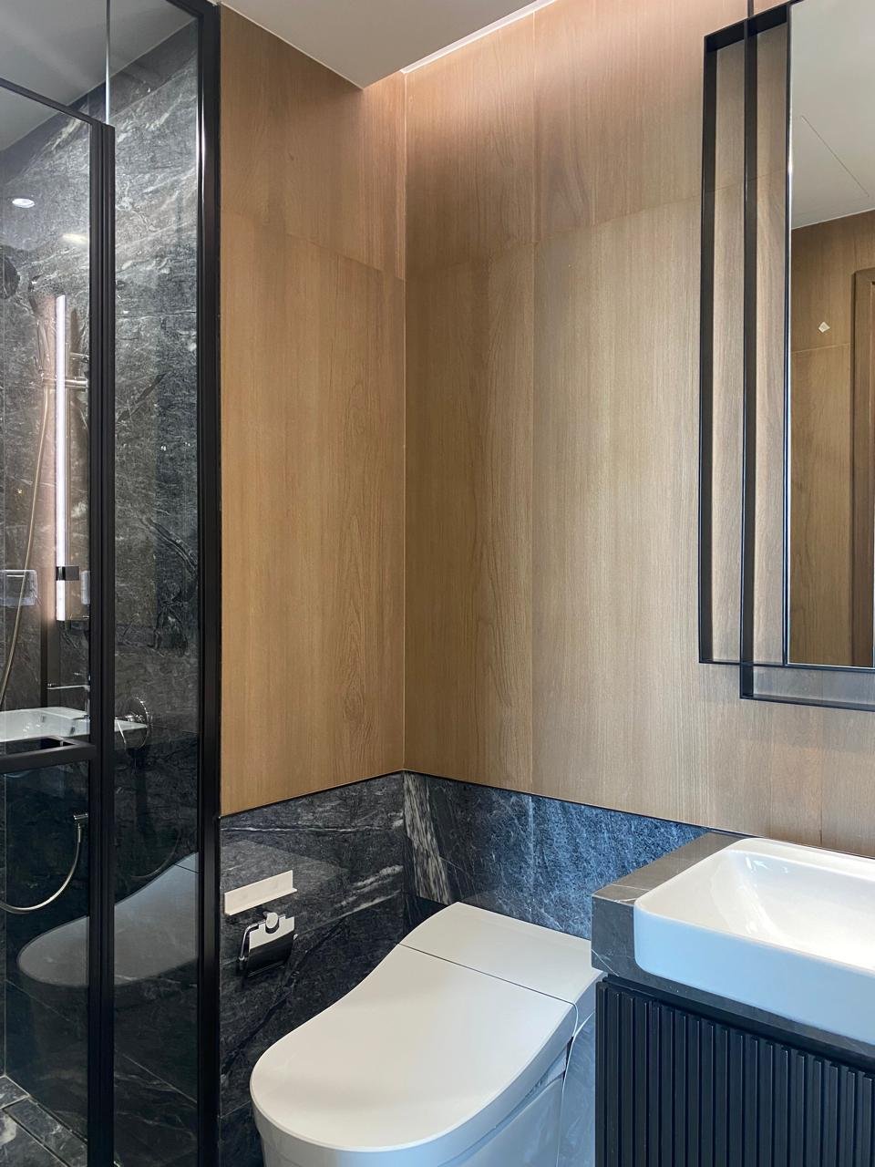 Tin thật 100% - Chủ nhà ký gửi cần bán nhanh list căn hộ 3PN Lumiere Riverside có giá rẻ kịch sàn_thumbnail_4