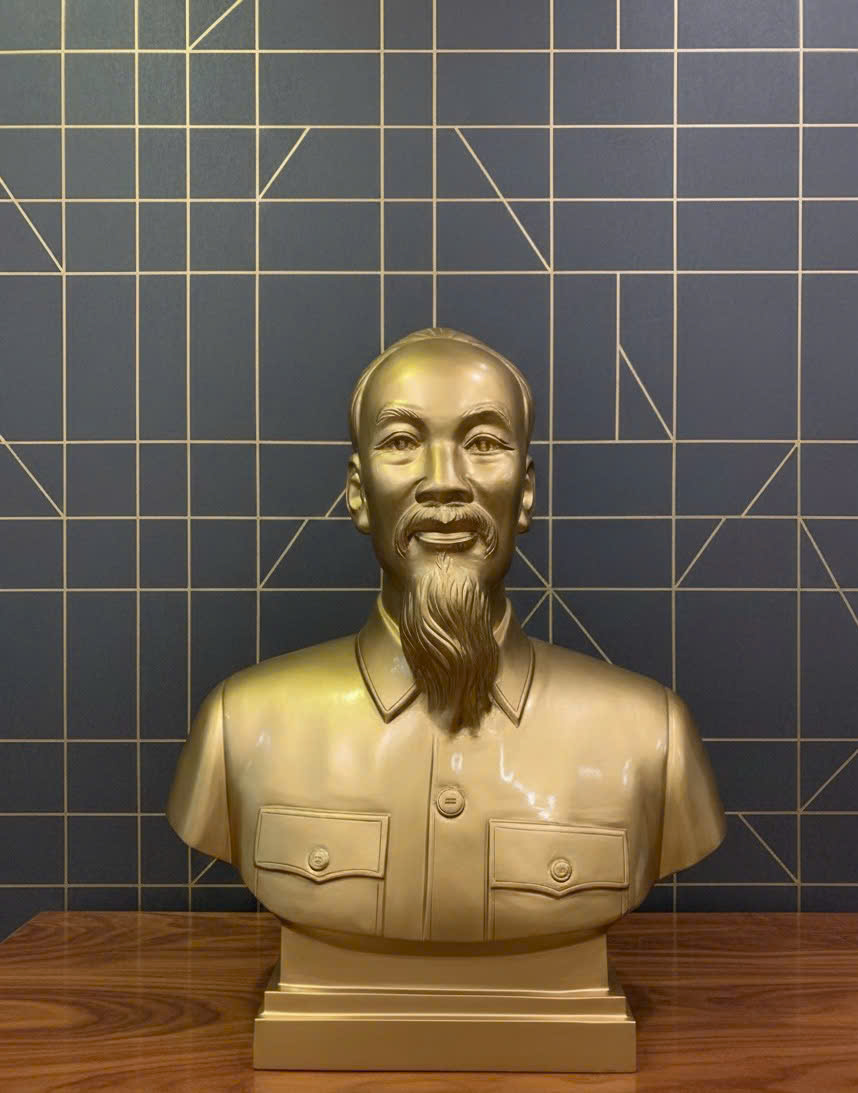 Tượng Bác Hồ Bán Thân cao 60cm đúc đồng đỏ 