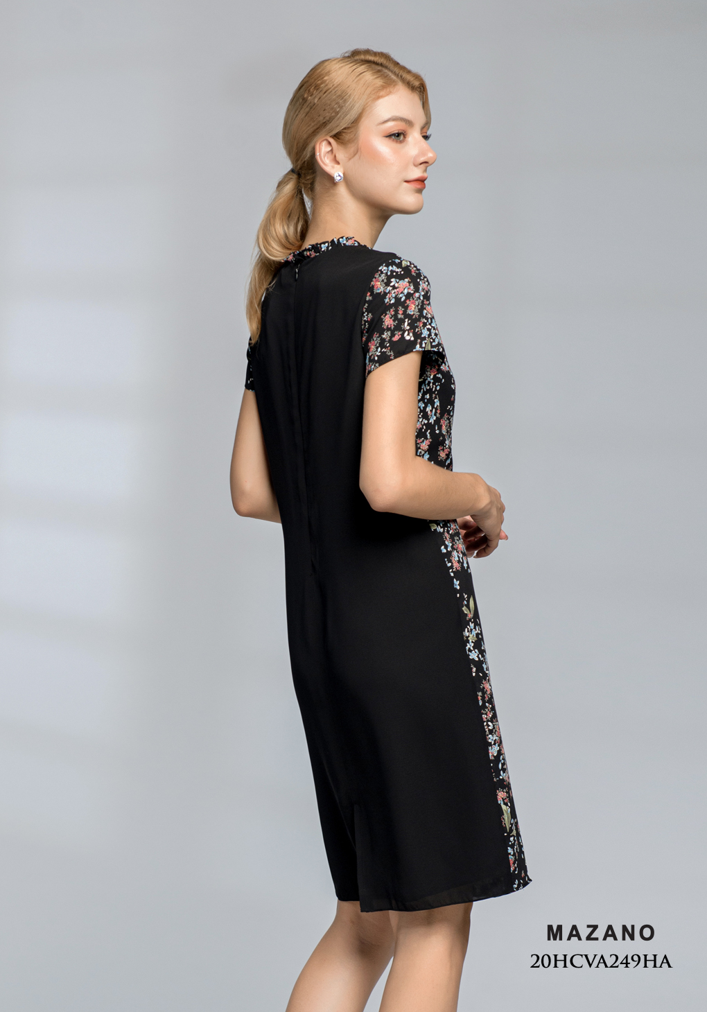 Đàm đen họa tiết bèo cổ đính đá_thumbnail_1