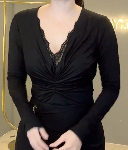 Áo Nhúm Ngực Phối Ren Tay Dài