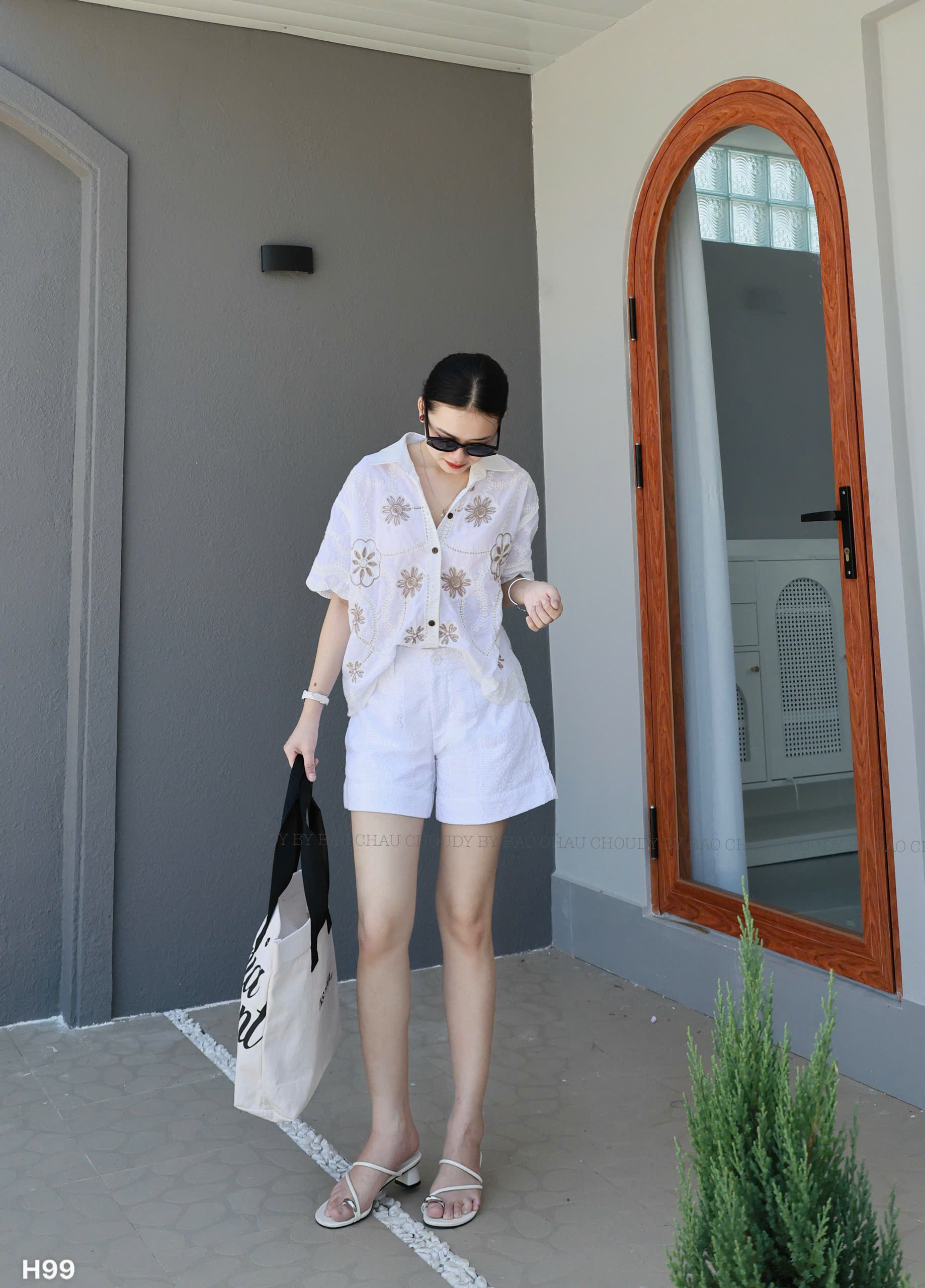 H99 QUẦN SHORT TRẮNG THÊU HOA_thumbnail_18