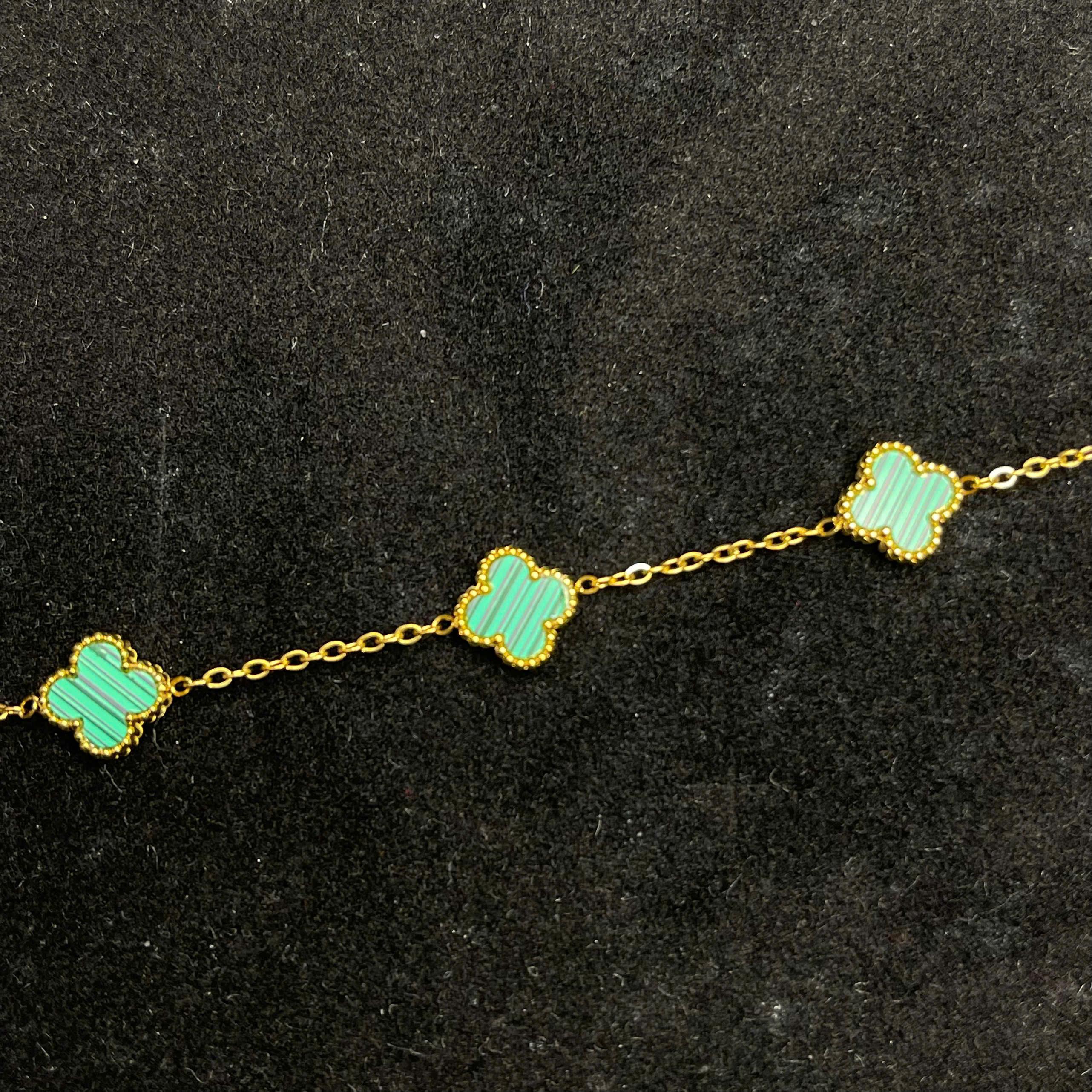 Vòng tay van cleef đá xanh trơn màu vàng _thumbnail_1