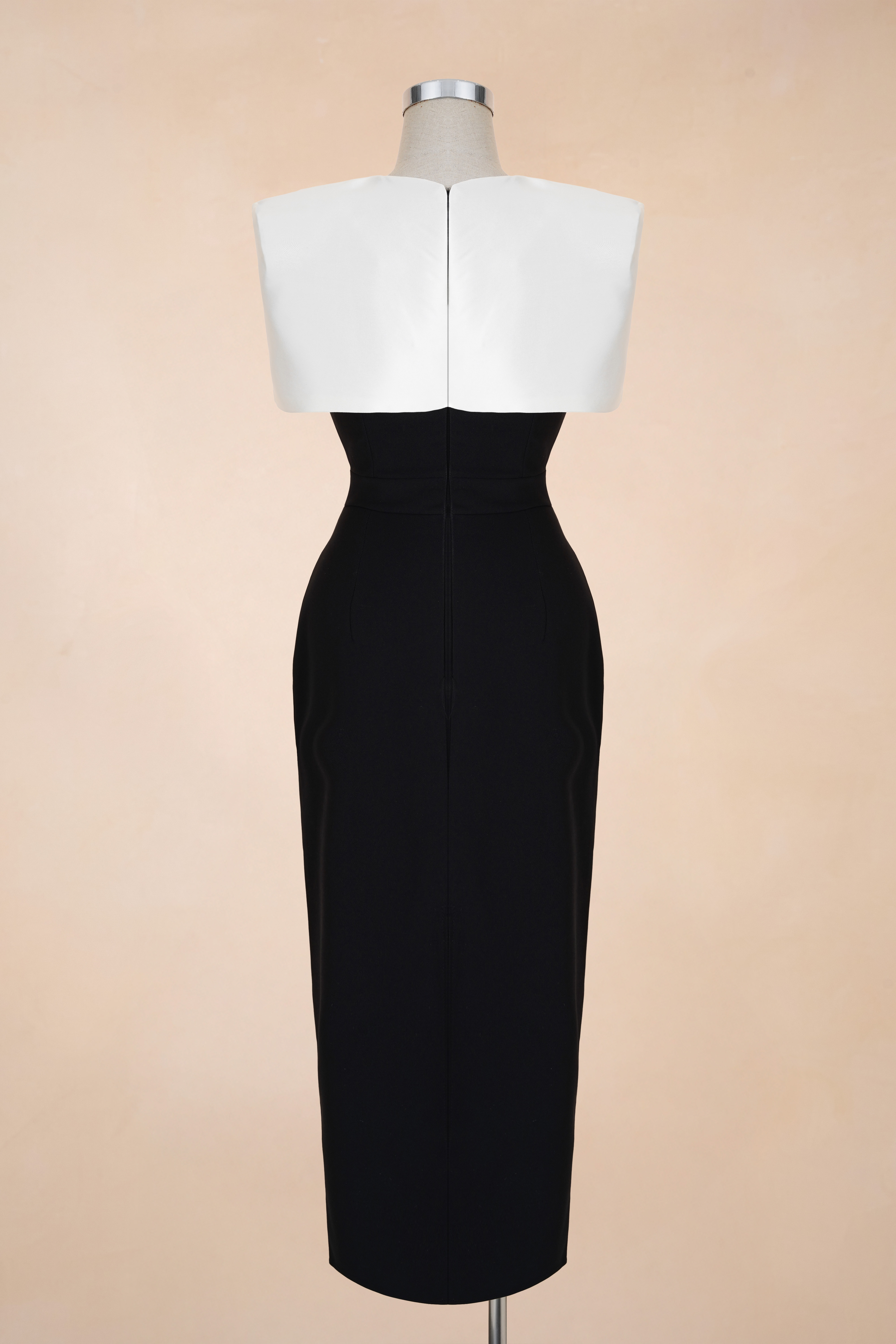 Đầm Bút Chì Trùm Vai Tag Cài