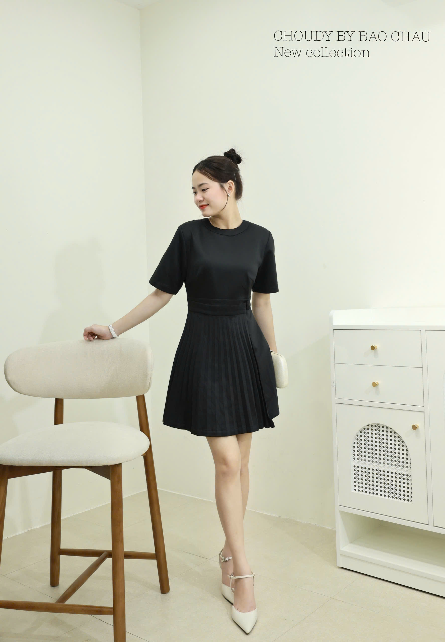 SALE D128 ĐẦM ĐEN XẾP LY