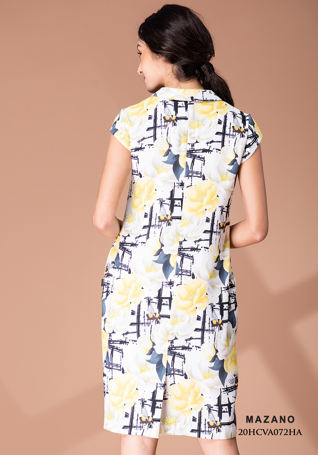 Đầm suông trắng cổ Y họa tiết in_thumbnail_3