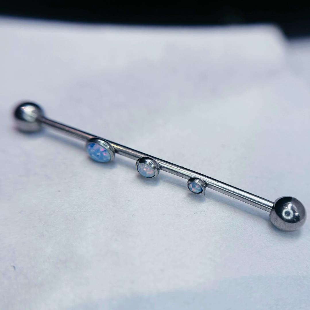 Khuyên indus titan 3 đá opal._thumbnail_2