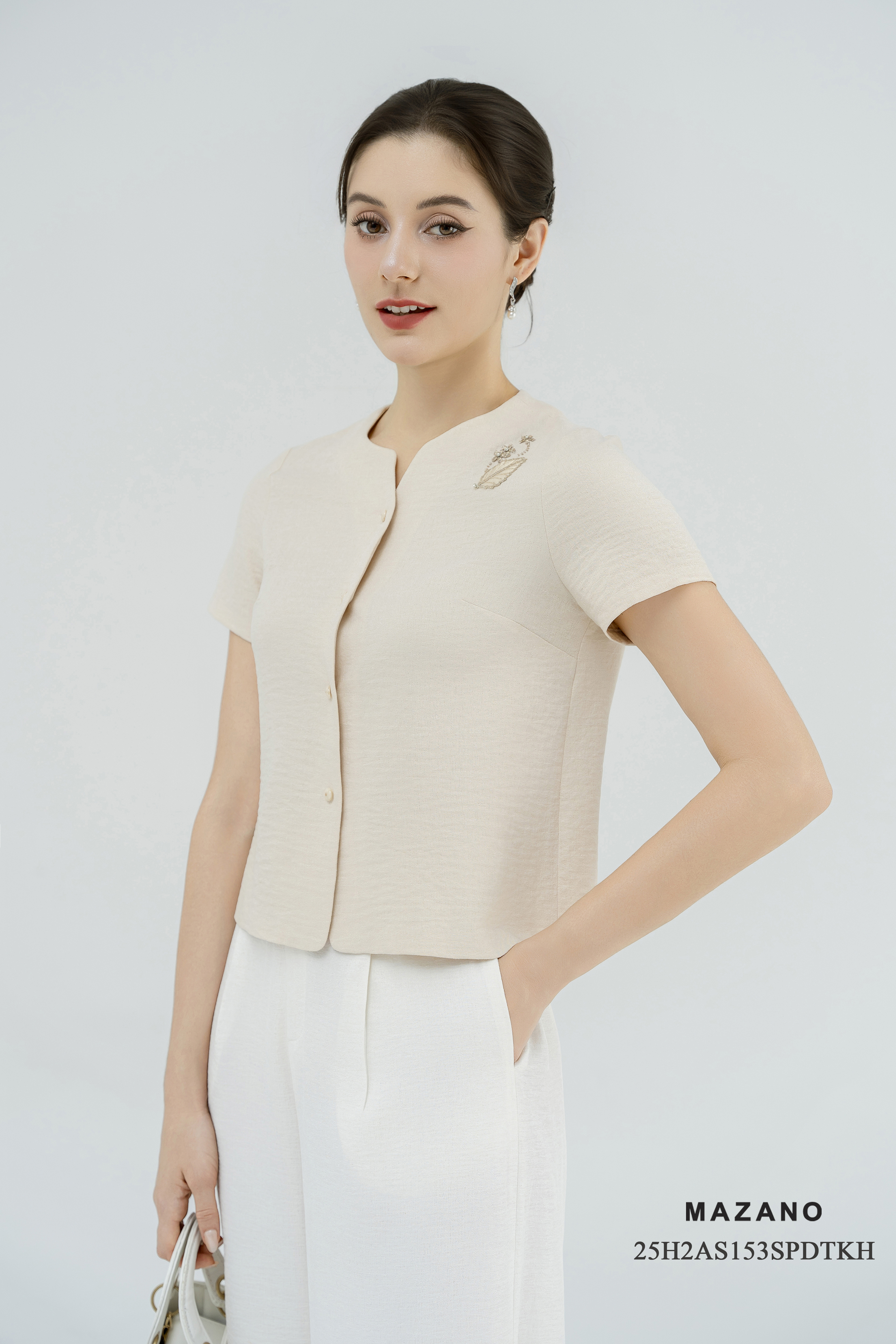 Áo suông cài khuy Vải linen màu be kem không Cổ Tay ngắn Dài áo qua eo_thumbnail_1