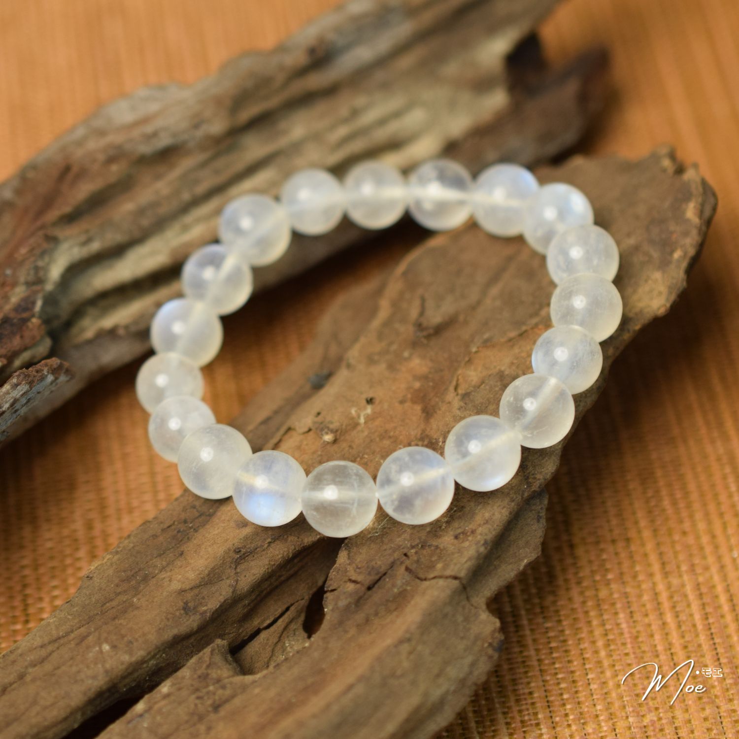 PT186 - Vòng tay đá moonstone tự nhiên