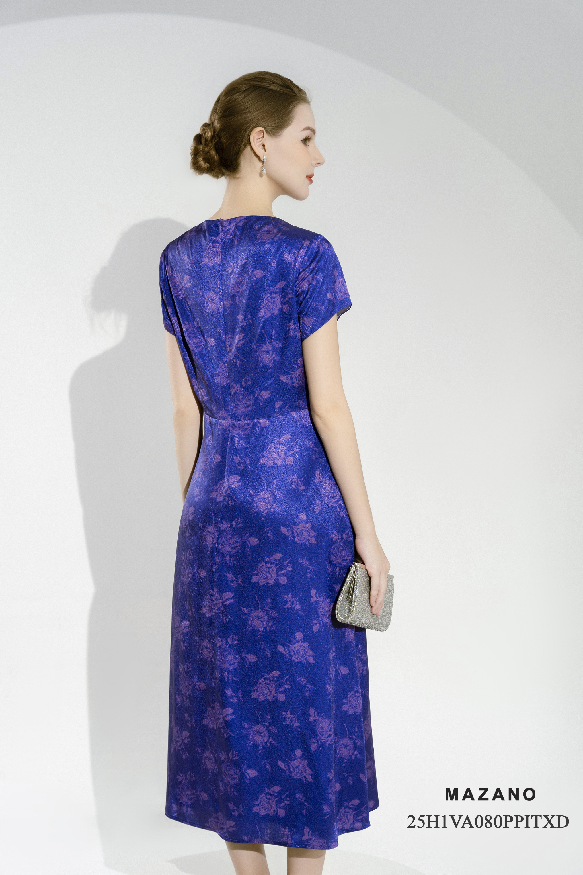 Váy Đầm Ôm Vải lụa vân chìm Hoạ tiết hoa hồng cách điệu Cổ cách điệu Đính đá sang trọng Tay ngắn Dài đến mắt cá chân_thumbnail_5