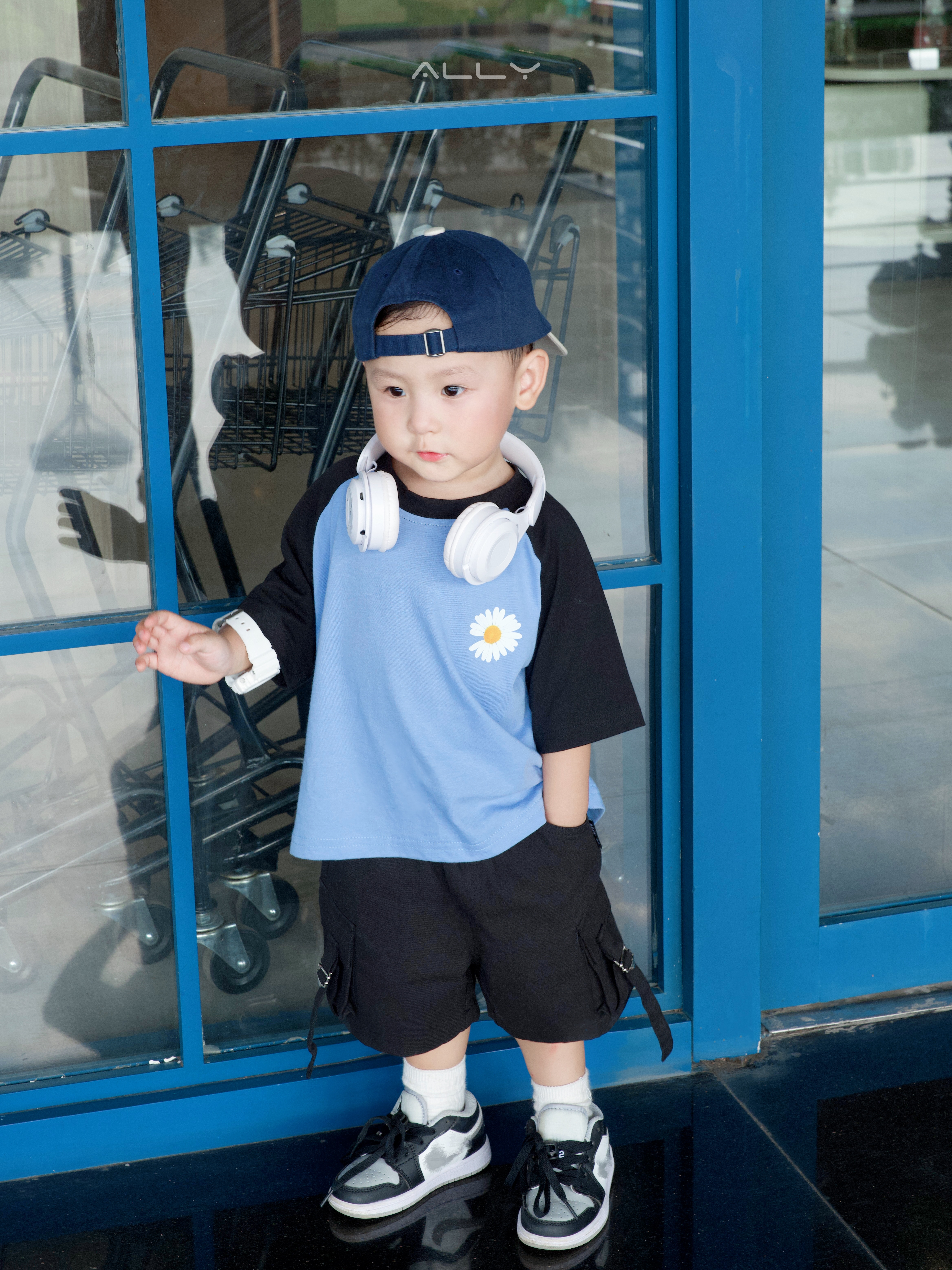 Áo thun hoa cúc ALLY