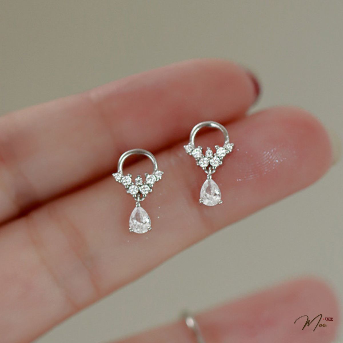 K254 - Khuyên tròn pha lê giọt nước