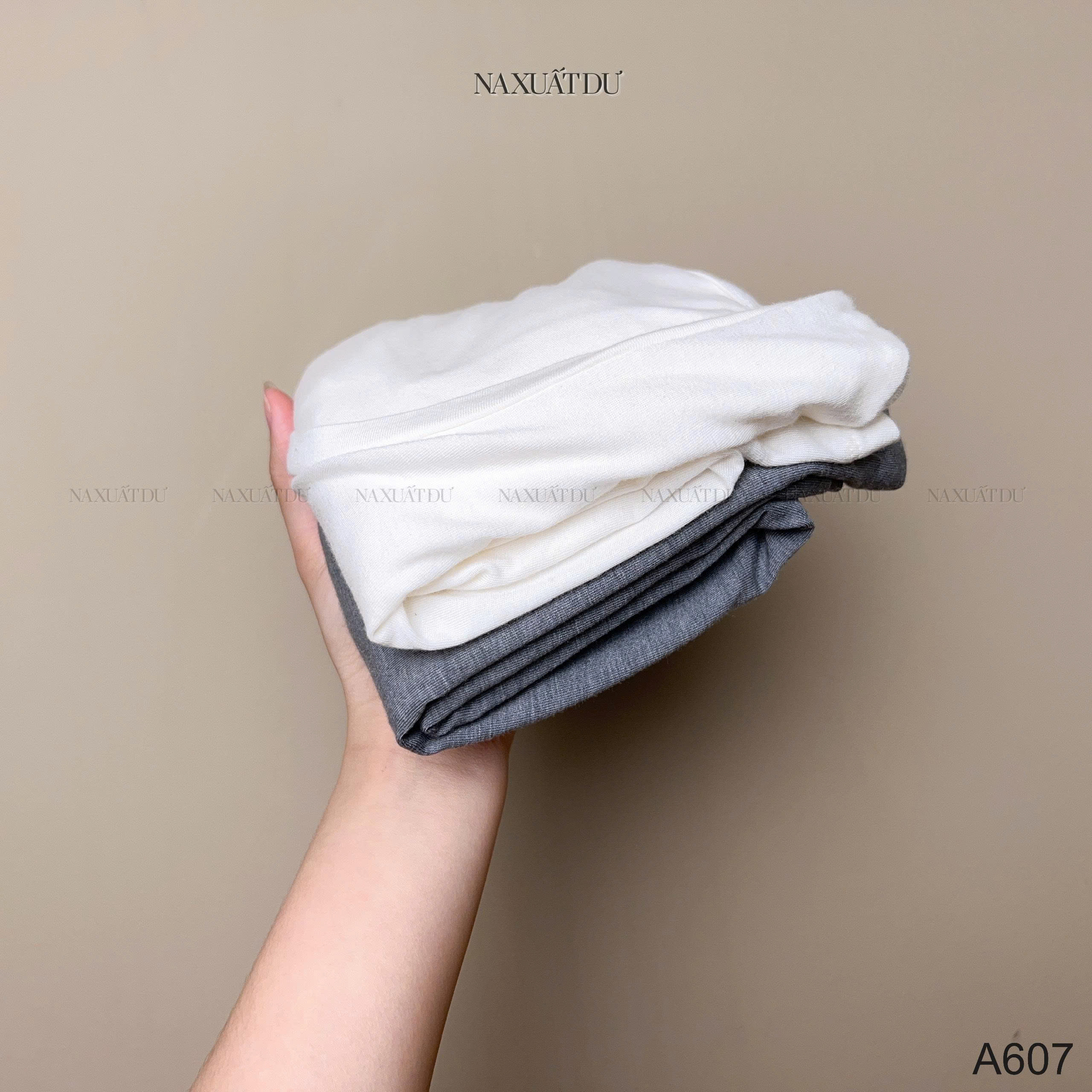 Áo tay dài cổ tim 