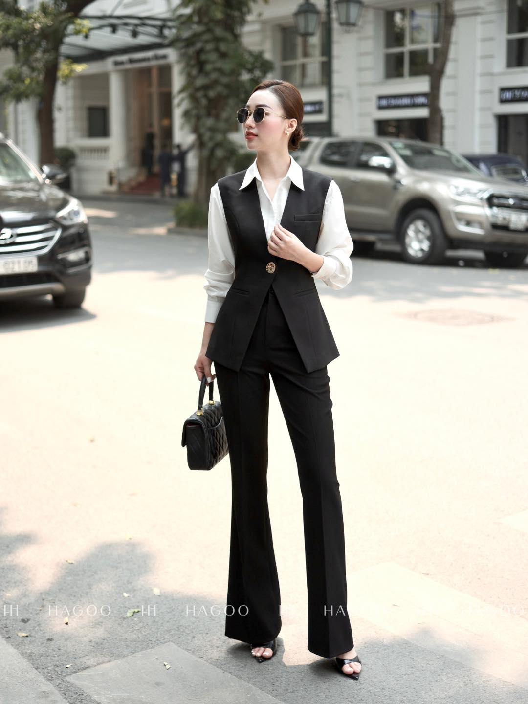 Áo gile dáng ôm cúc đồng