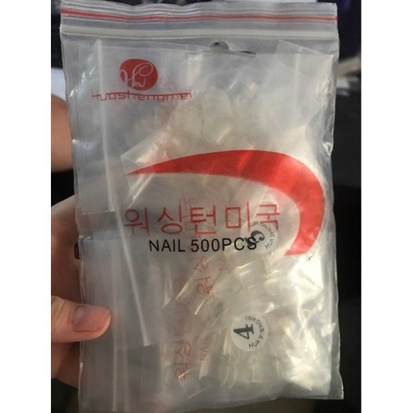 Móng nối chân màu trong