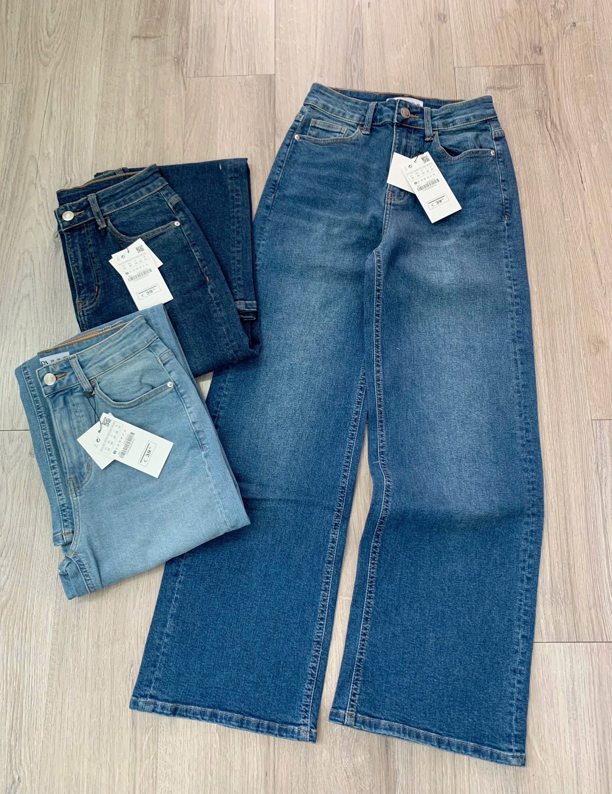 Q987 QUAN NU ZR (A11-3)