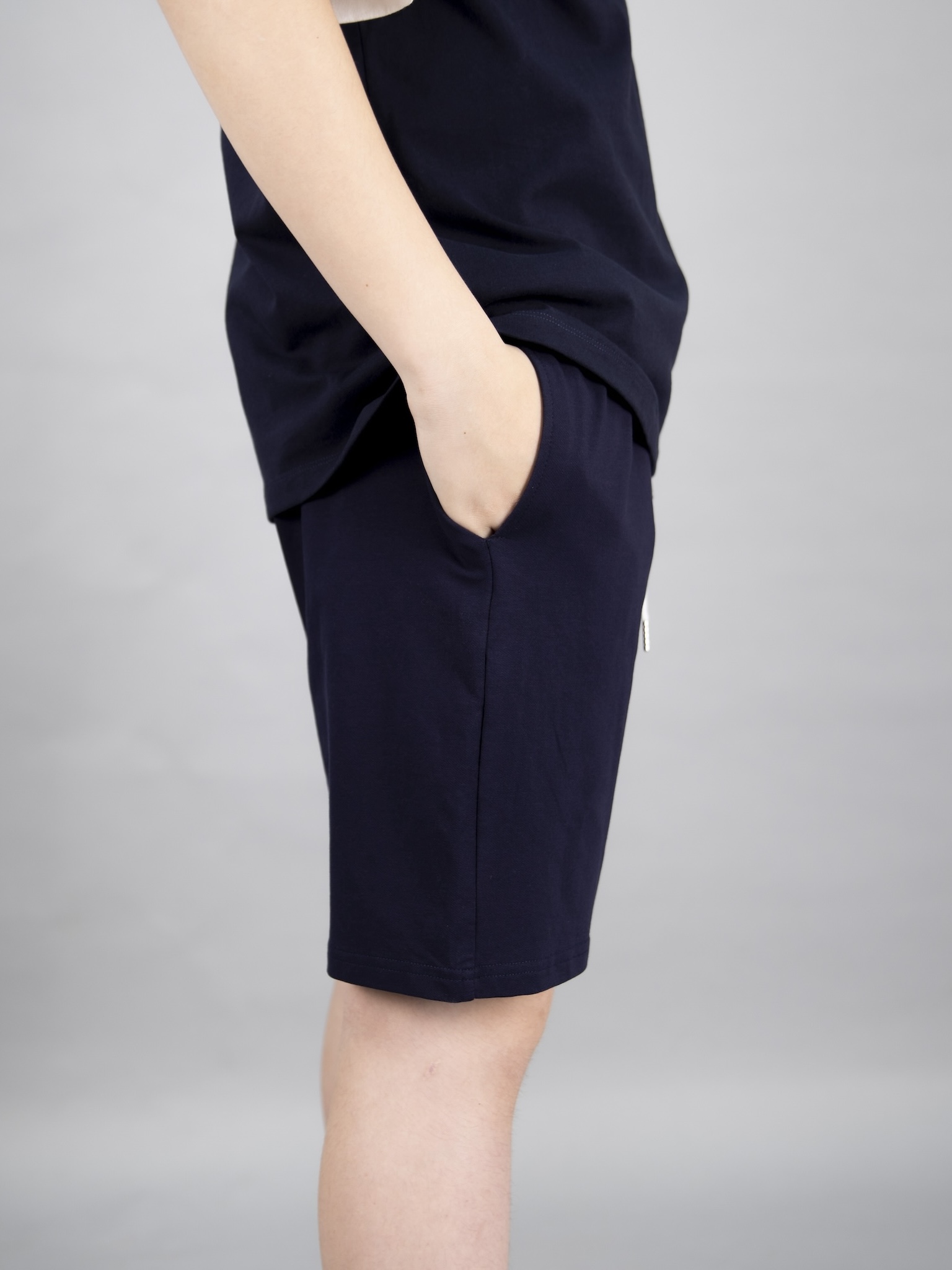 Quần short xanh đen in 2 sọc trắng_thumbnail_2