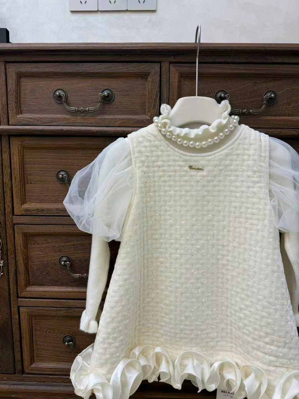 (V81) Váy dạ nhung trắng kem viền bèo