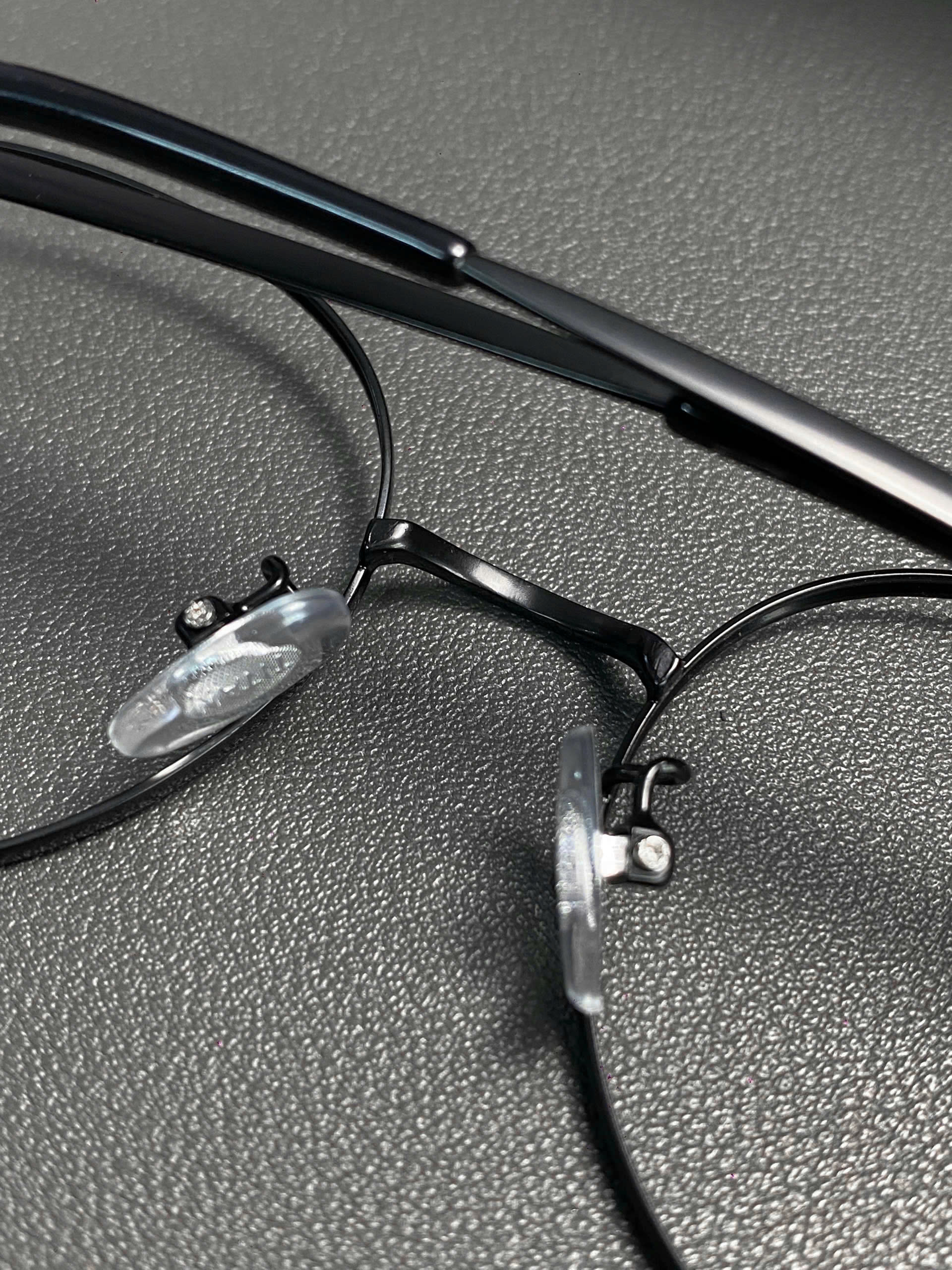 Classic Titanium Eyewear Oval Model_thumbnail_17