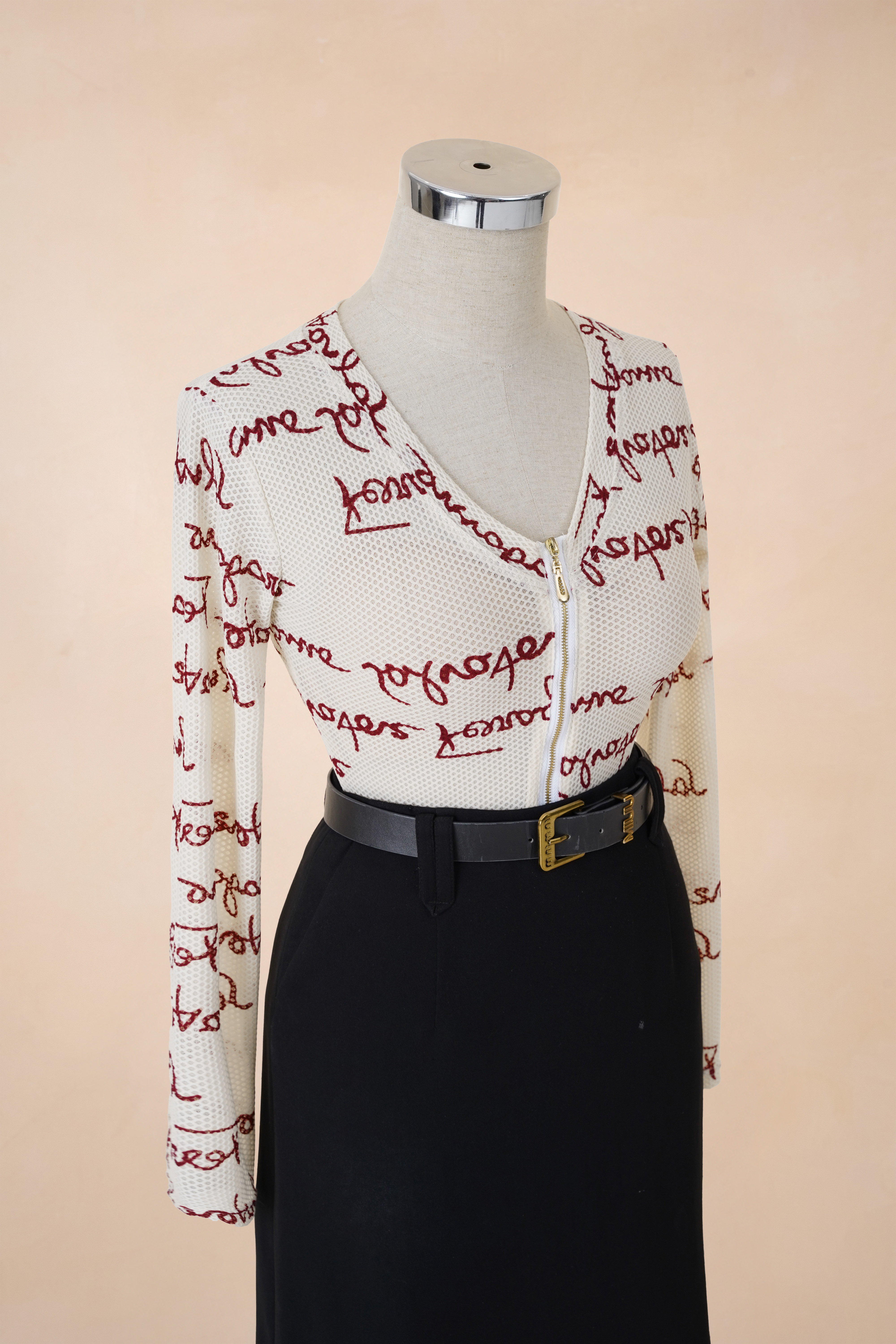 Áo Thun Hoạ Tiết Chữ Khoá Ngực_thumbnail_2