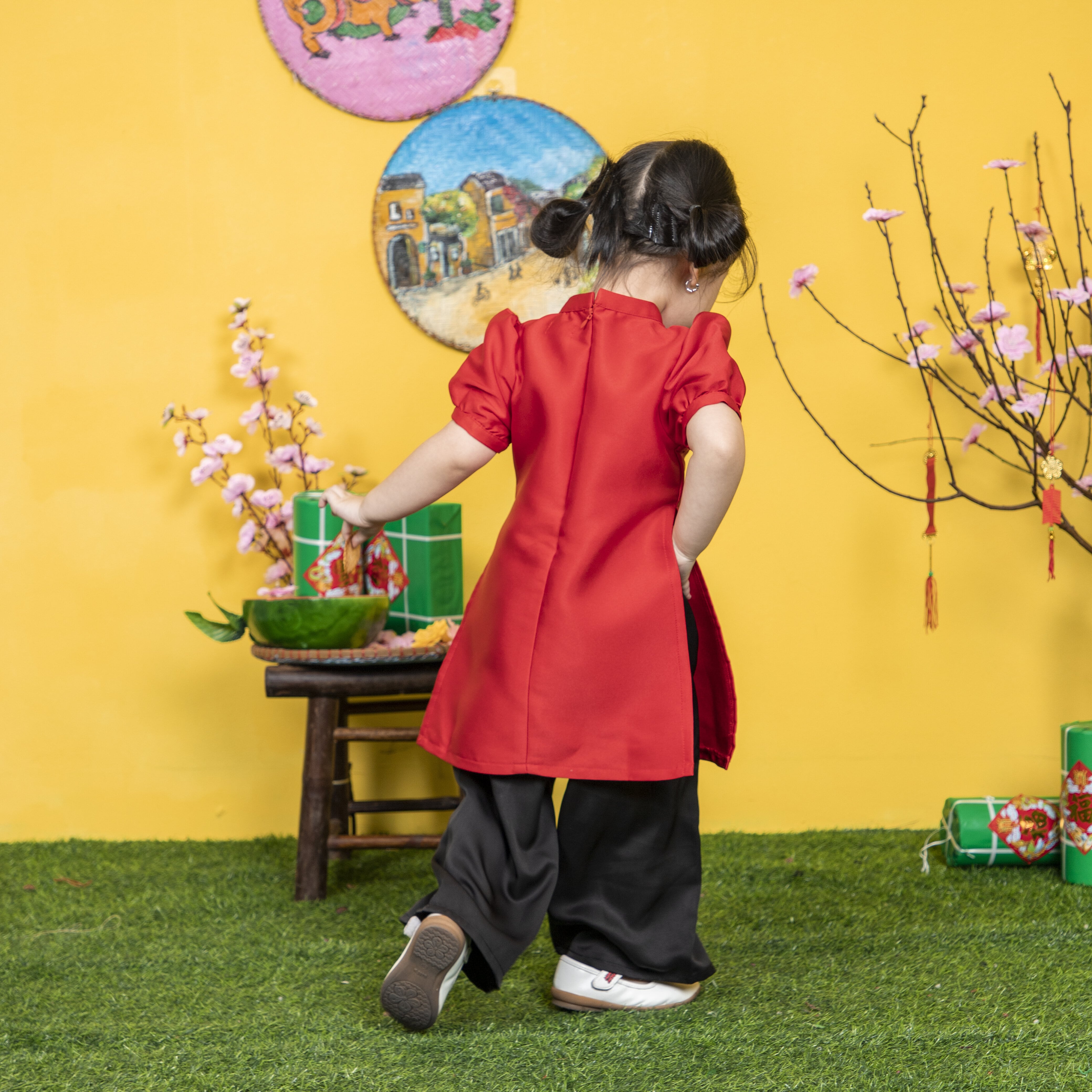 Áo dài tafta cài nơ quần đen_thumbnail_2