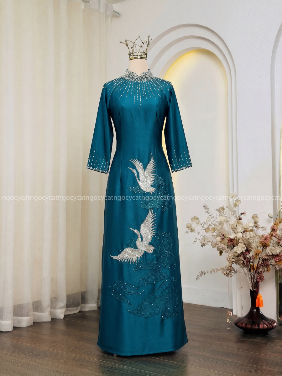 Áo Dài Bà Sui Màu Xanh Cổ Vịt Đậm Thêu Hạc Mây Cổ Đính Cườm