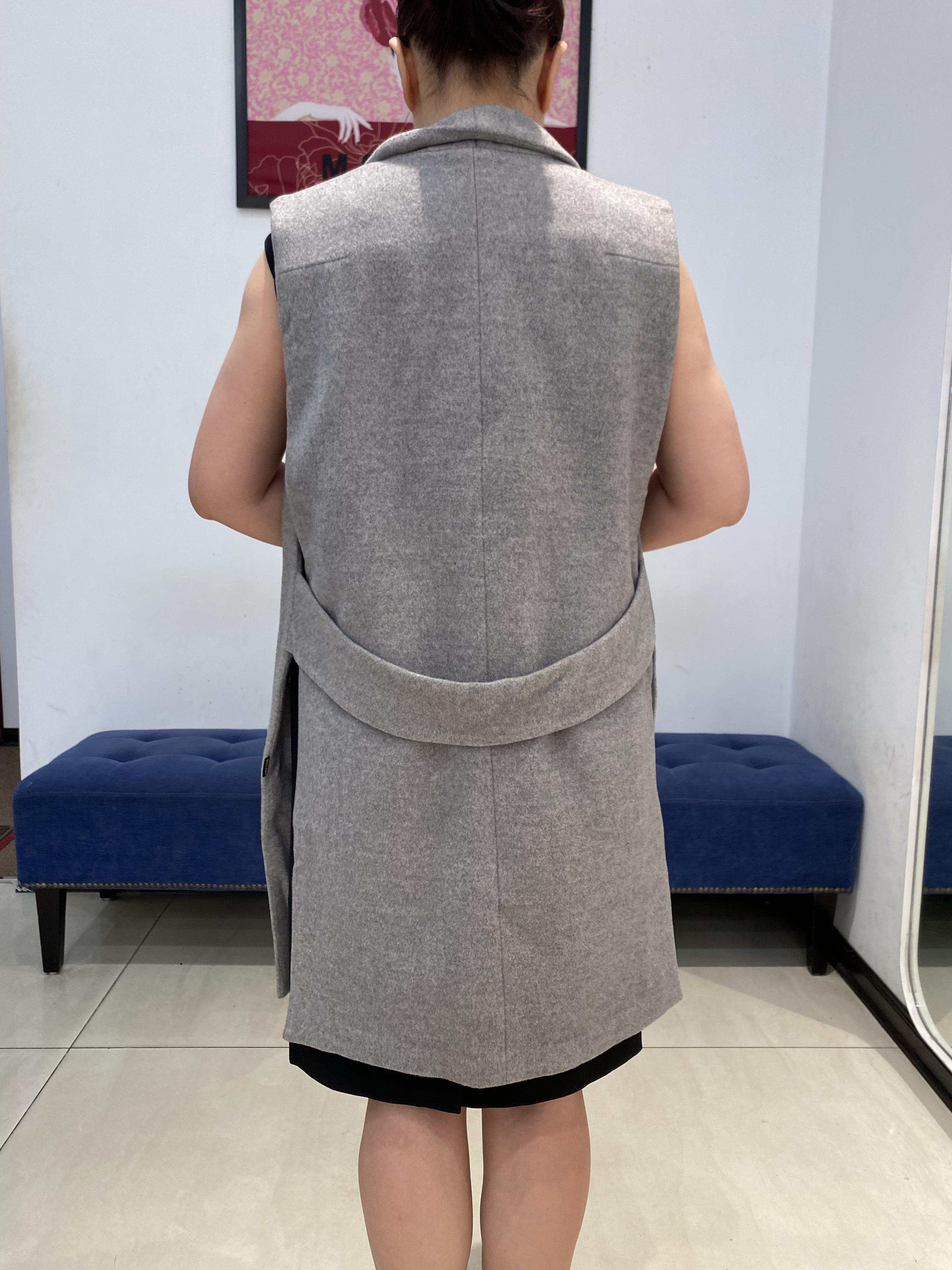 Áo Blazer xám sát tay cổ cách điệu_thumbnail_3