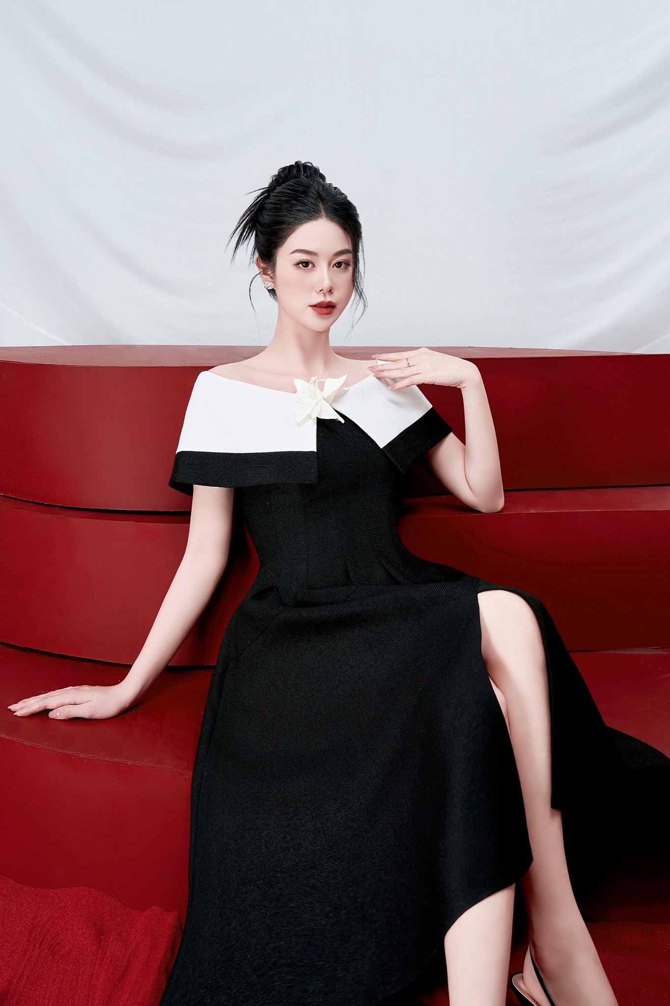 Black Tessa Dress_thumbnail_4