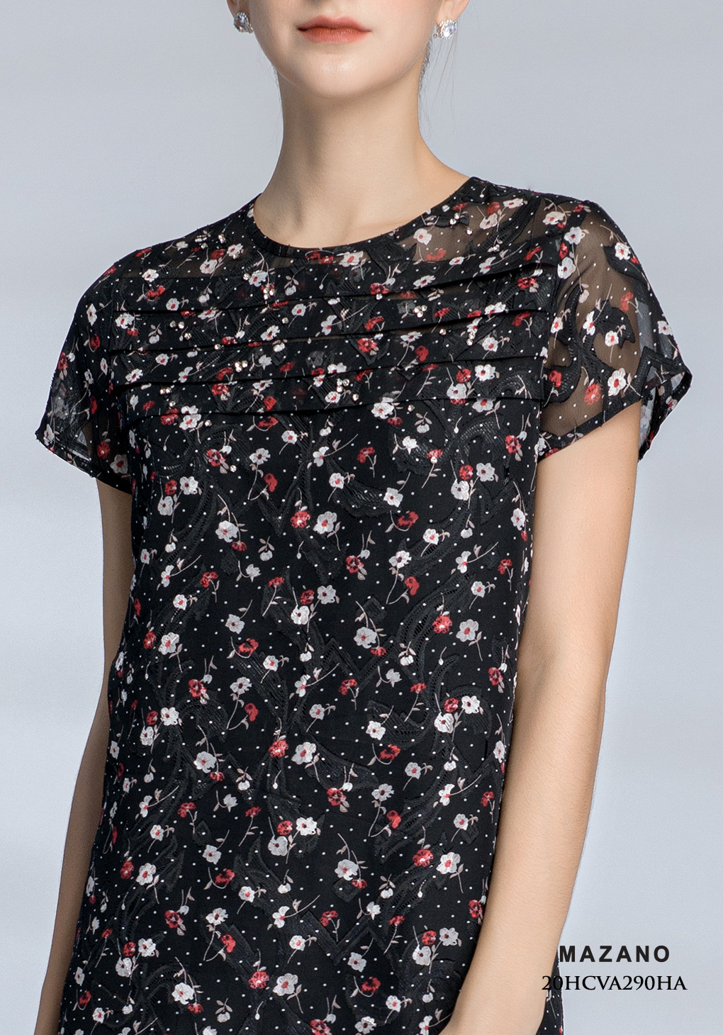 Đầm đen suông họa tiết xếp ly_thumbnail_4