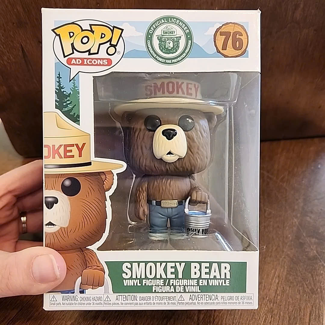 Mô hình gấu Smoke Bear
