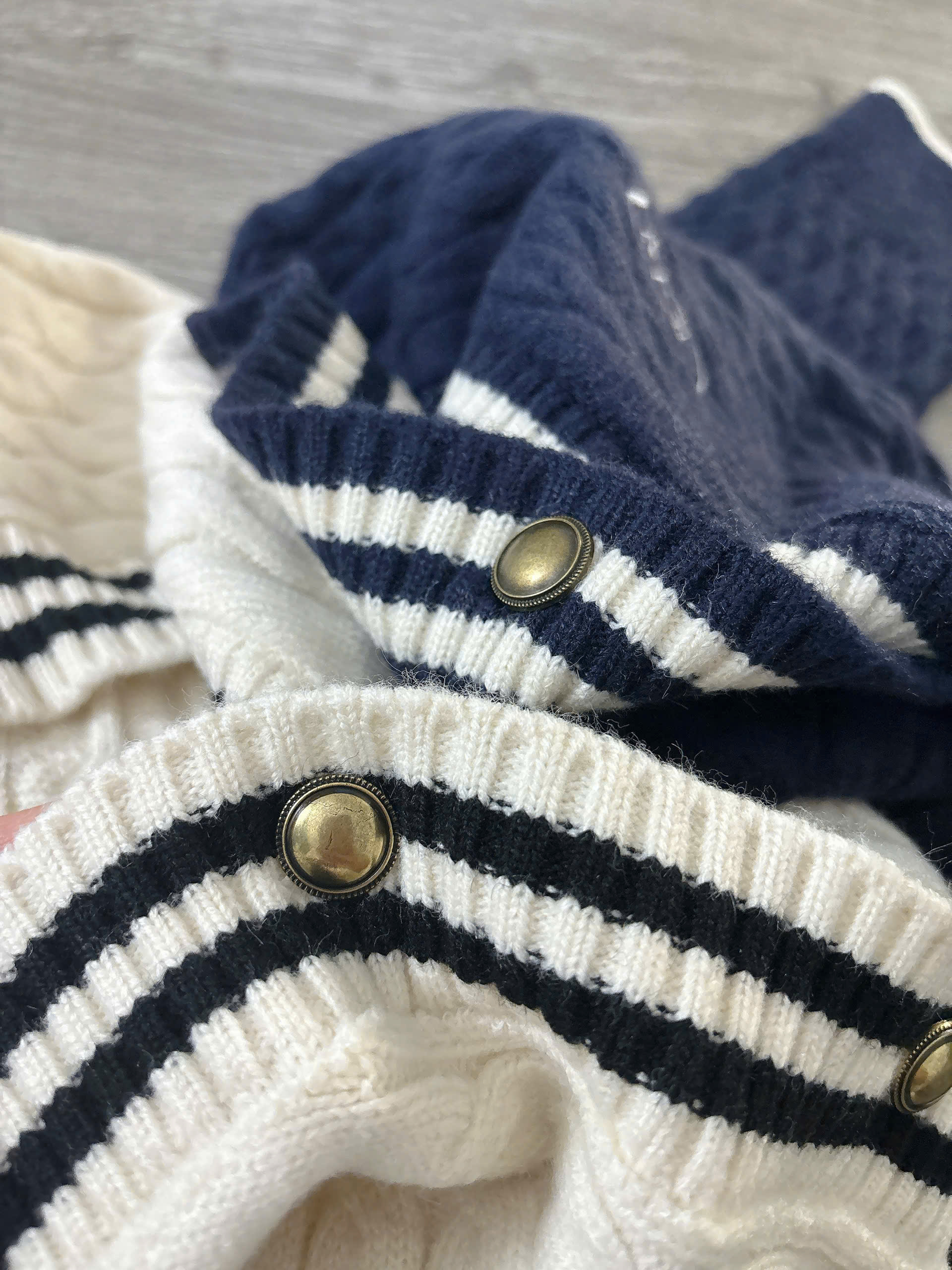 A805 ÁO KHOÁC DỆT KIM 2 MÀU_thumbnail_9