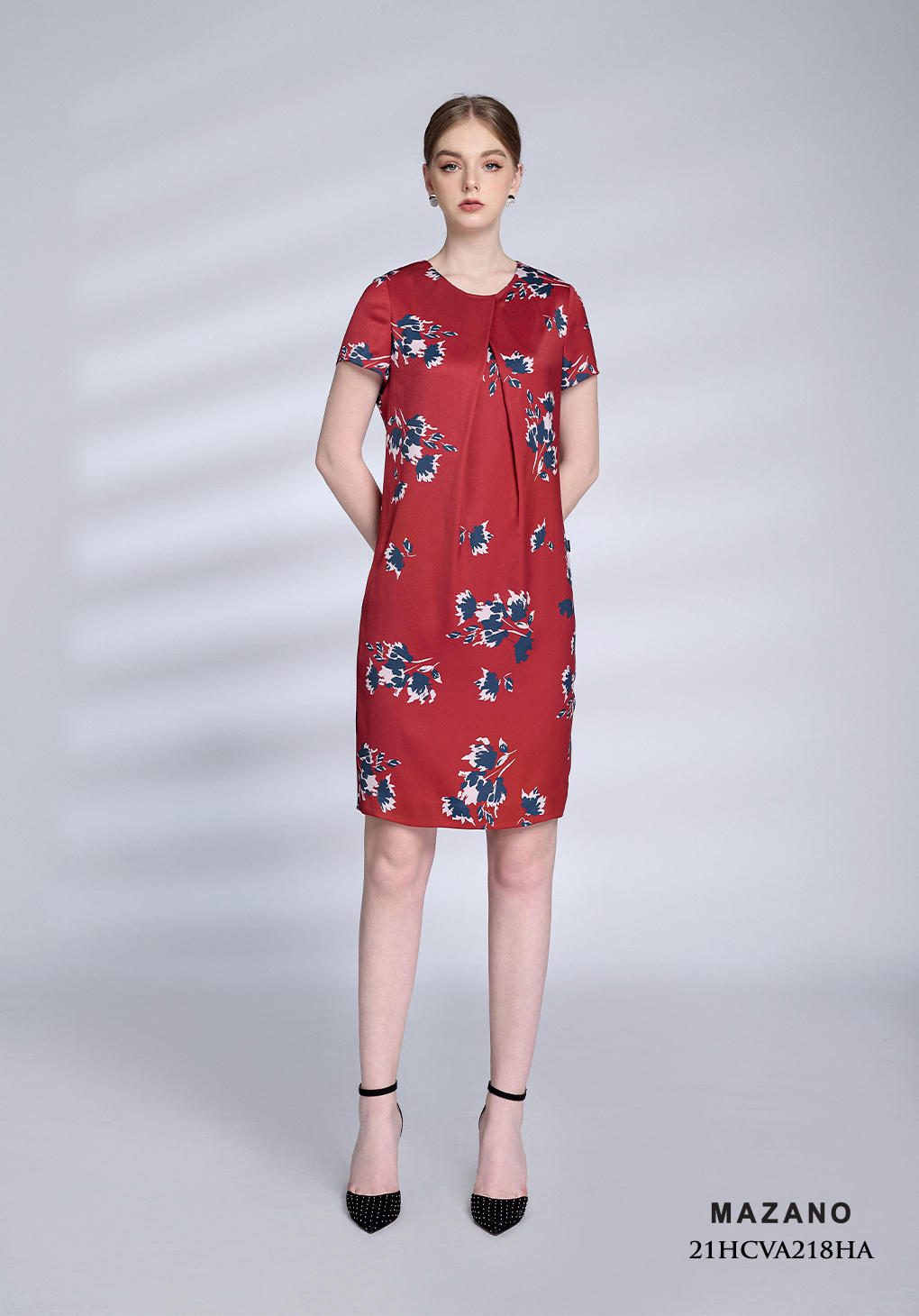 Váy đỏ suông họa tiết hoa cổ xếp_thumbnail_0