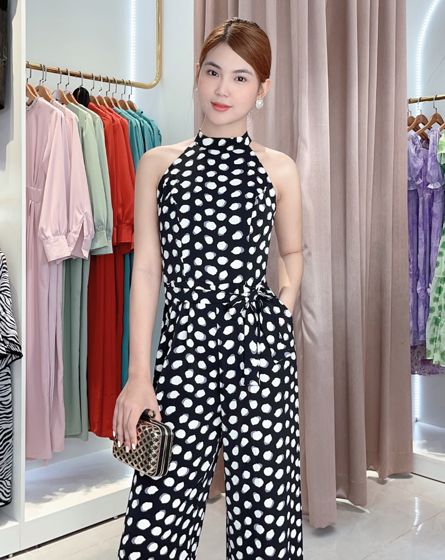 Jumpsuit cổ yếm cột eo họa tiết năng động_thumbnail_8