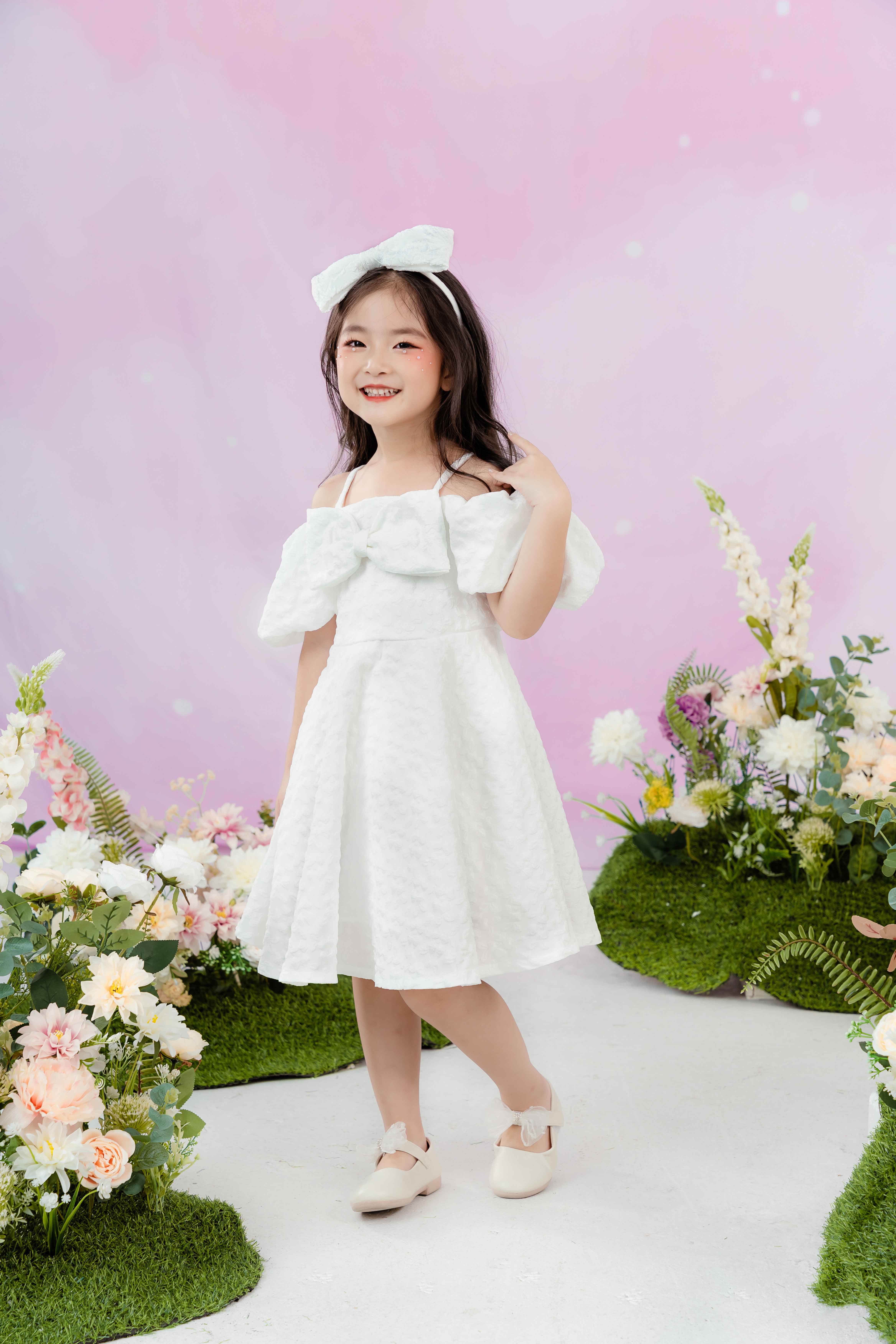 Váy gấm trễ vai phối nơ ngực_thumbnail_1