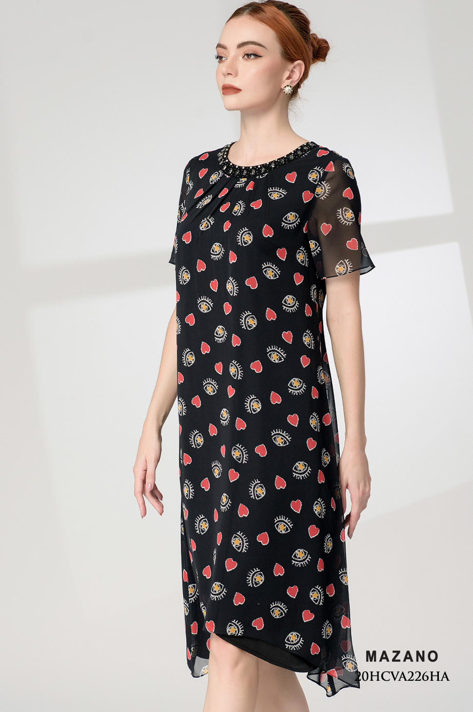 Đầm suông đen họa tiết đính đá_thumbnail_3