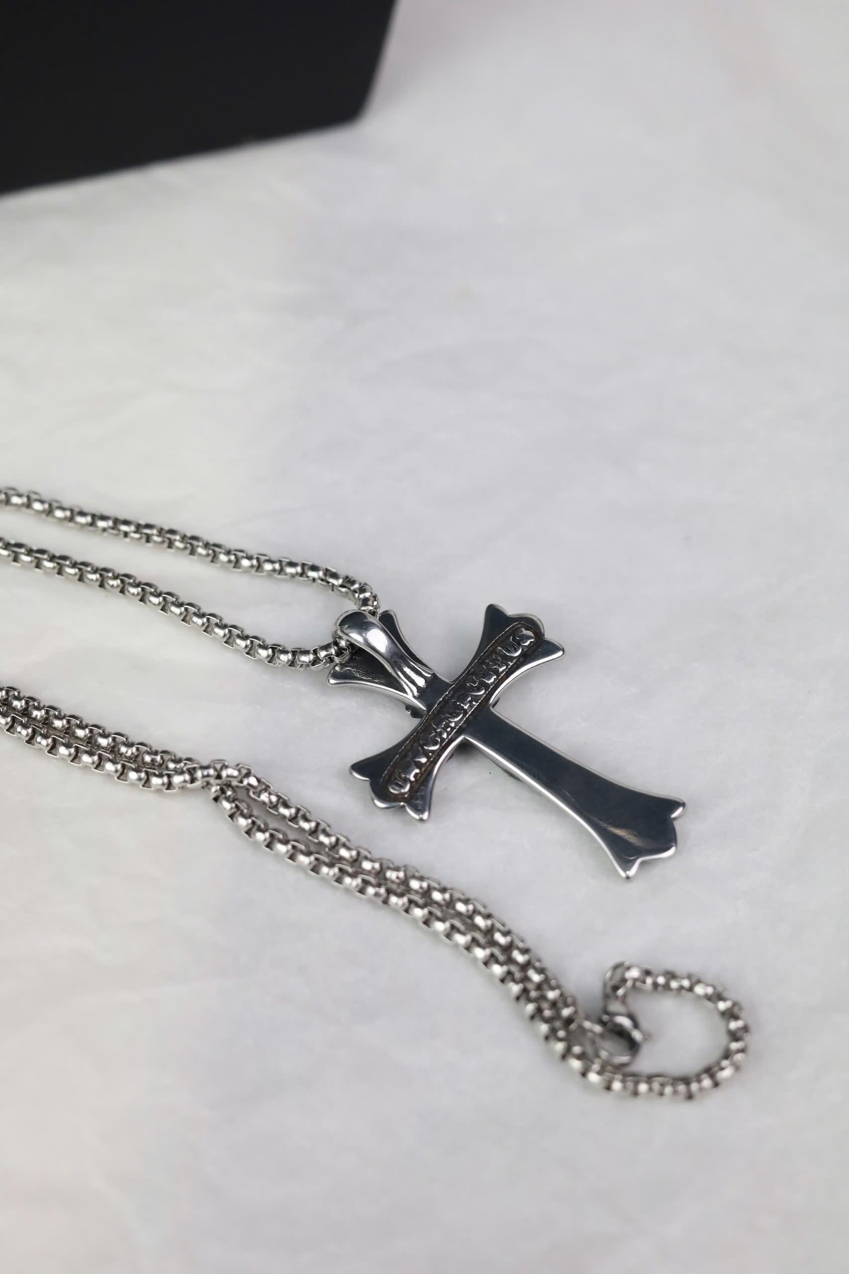 Vòng cổ titan thánh giá khắc chữ ở sau_thumbnail_1