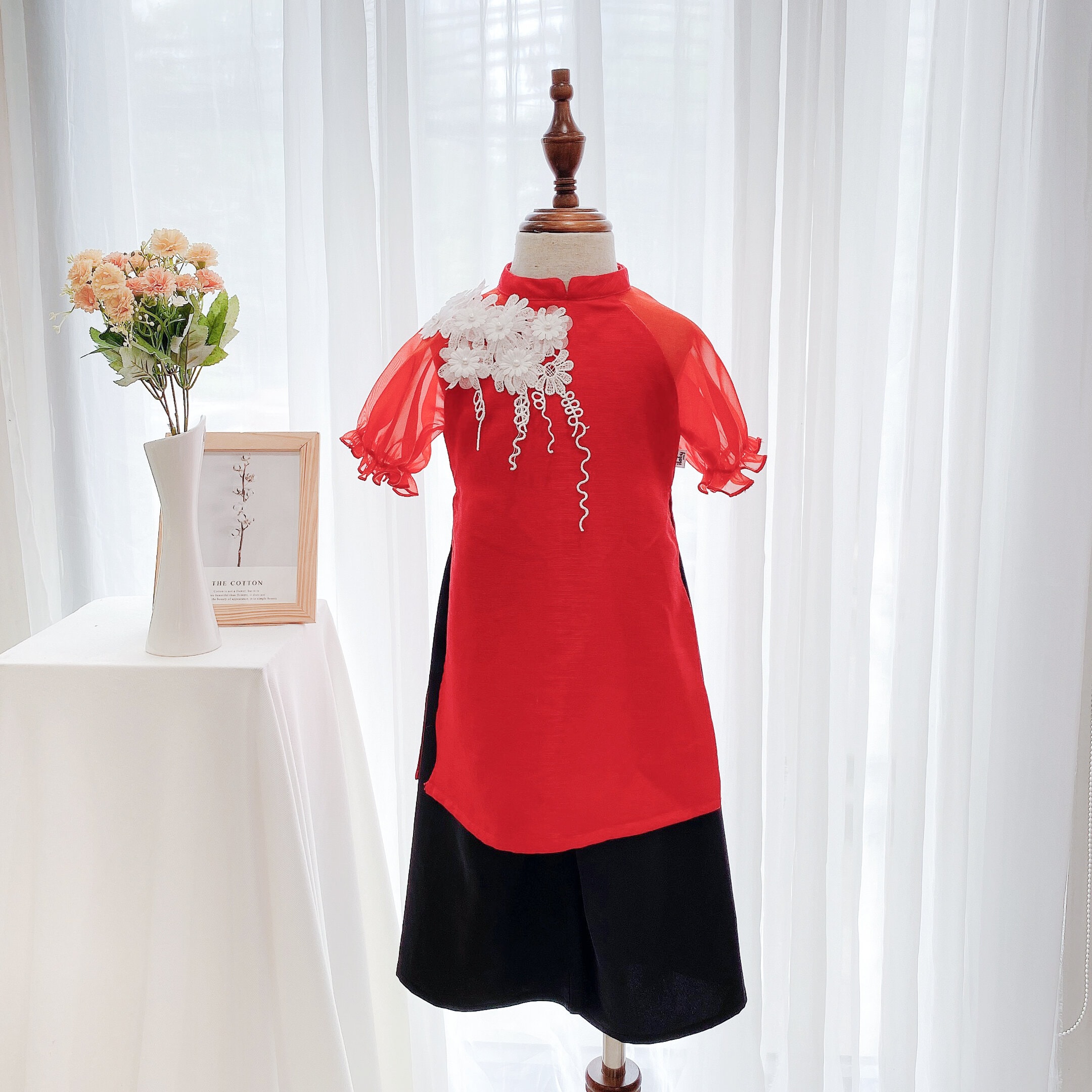 Áo dài đũi đính hoa vai, kèm quần_thumbnail_0