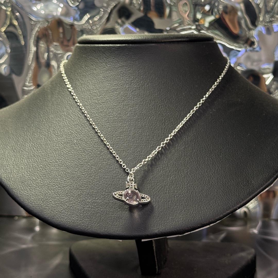 Vòng cổ vivienne ngọc hồng._thumbnail_3