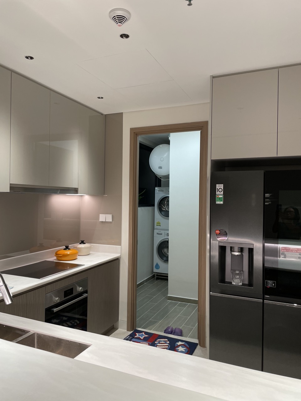 Cần cho thuê gấp căn 3 phòng ngủ , view đẹp thoáng mát nội thất y hình_thumbnail_5