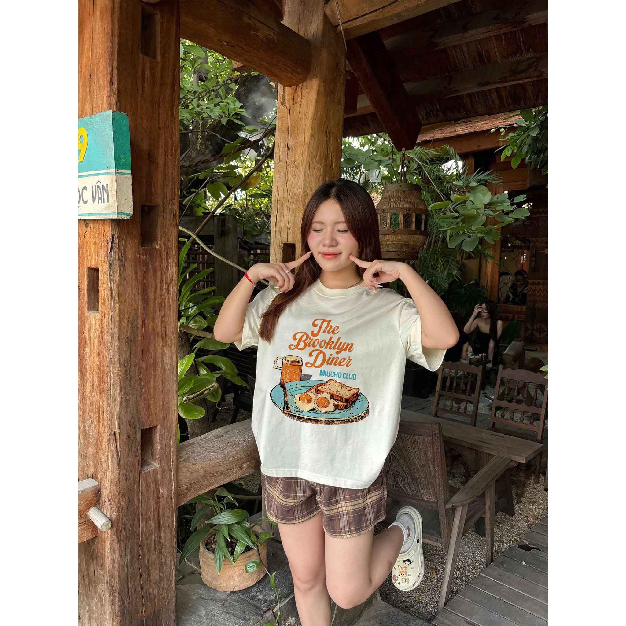 Áo thun boxy The Brooklyn Diner 2562 Miucho vải cotton thoáng mát đủ size đủ màu dễ phối đồ in mix_thumbnail_4