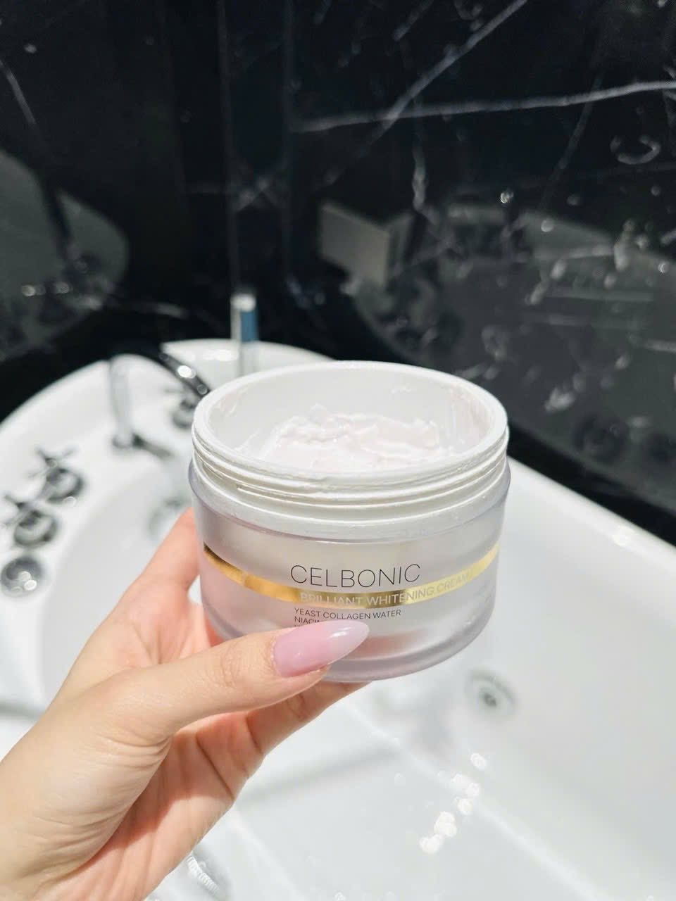 E114 - KEM DƯỠNG TRẮNG BODY RETINOL CELBONIC_thumbnail_6