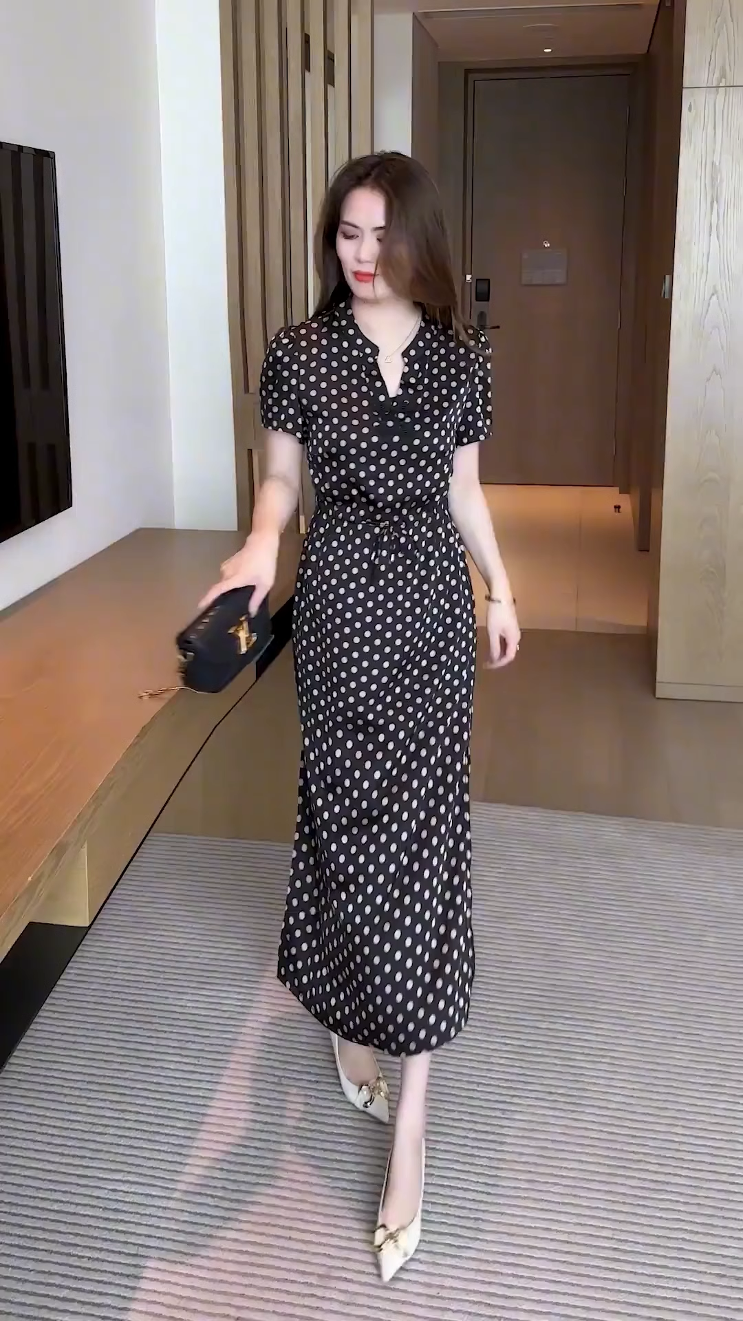 15552-Đầm suông lụa chấm bi cổ tàu kết nút eo thắt dây (lụa latin)_thumbnail_0