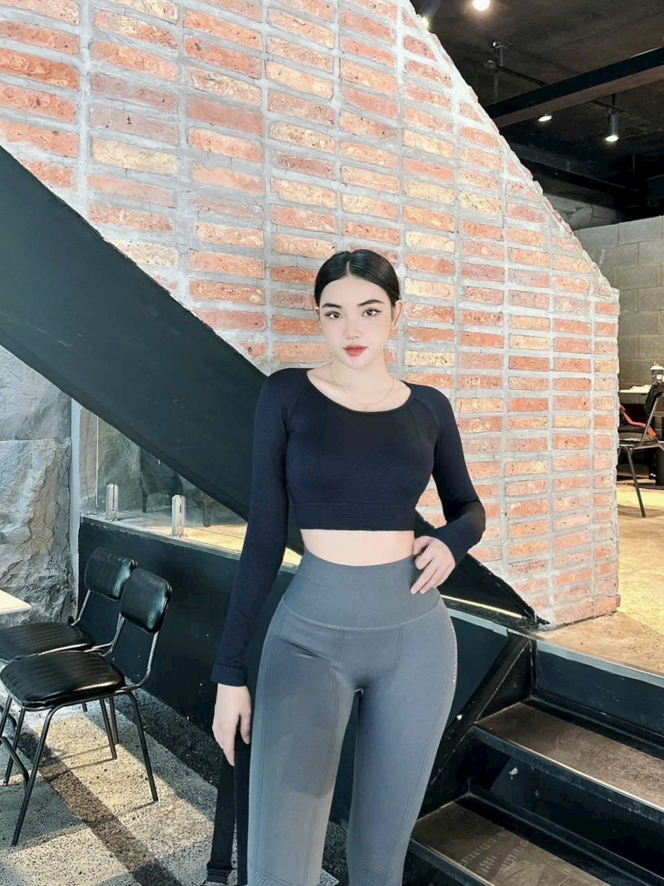 Áo Croptop Thể Thao Tay Dài F.21 Cá Tính_thumbnail_3