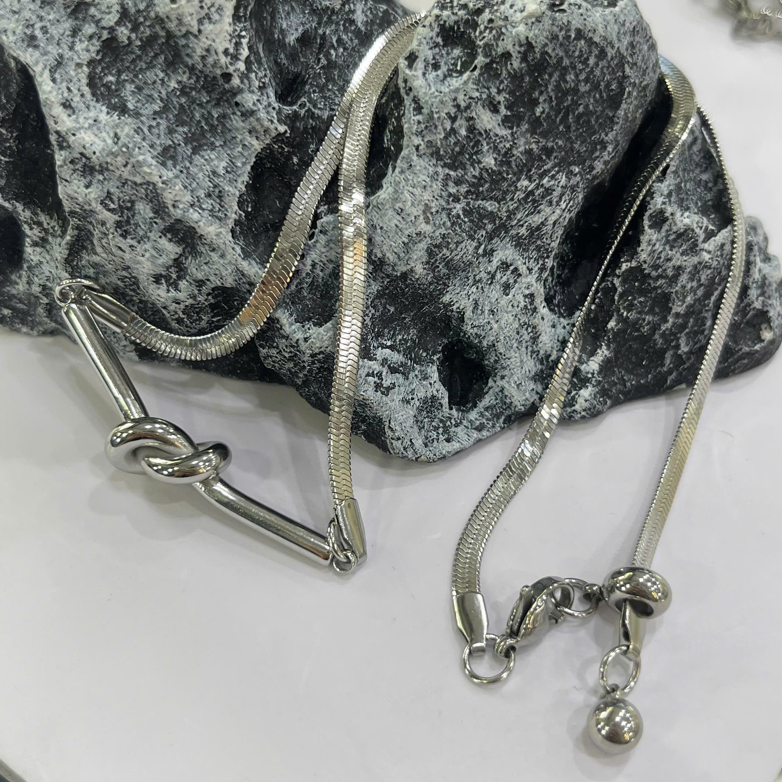 Vòng cổ dây rắn titan charm nút thắt bạc_thumbnail_0