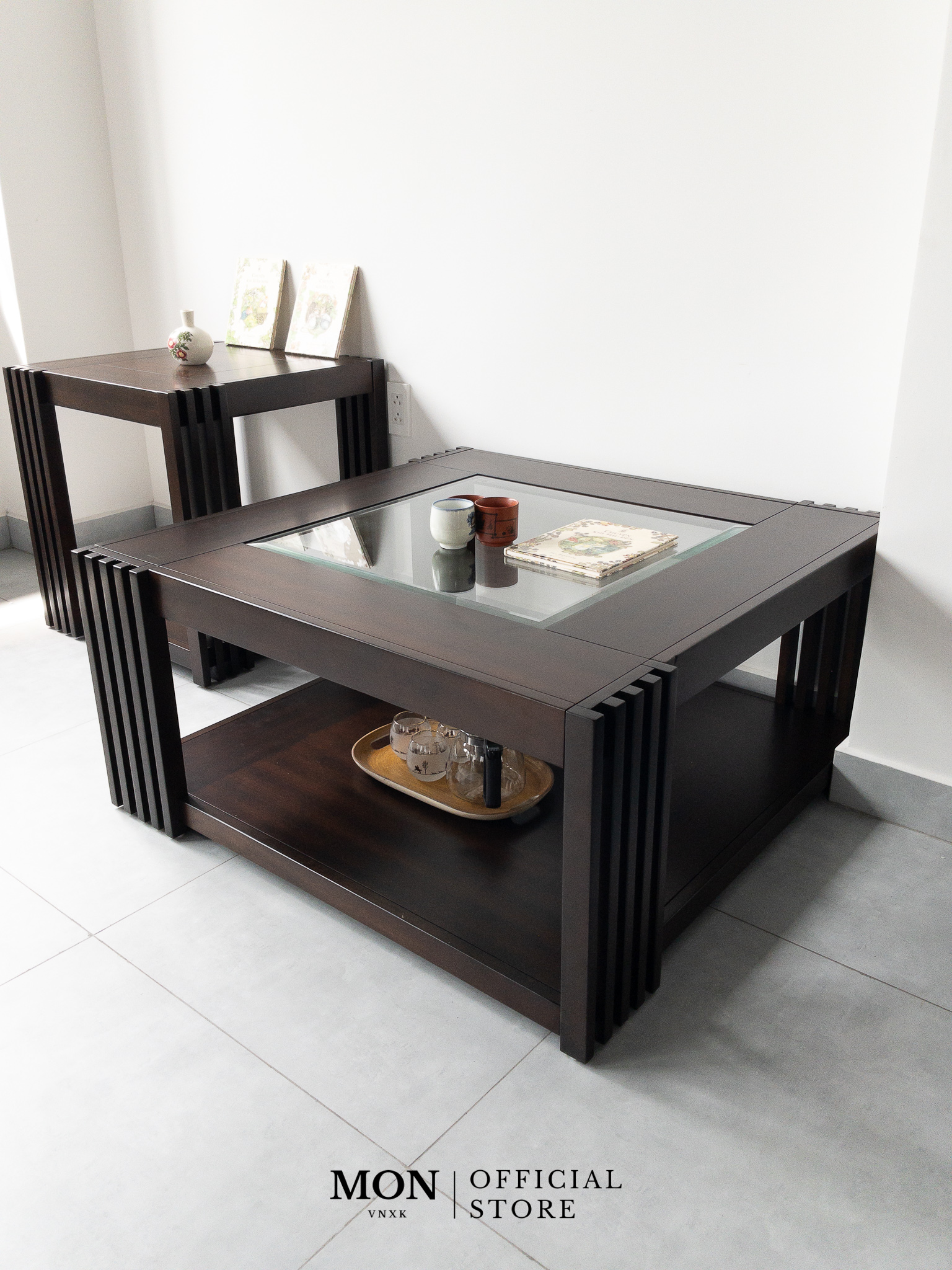 BÀN SOFA MẶT KÍNH ROOMS TO GO