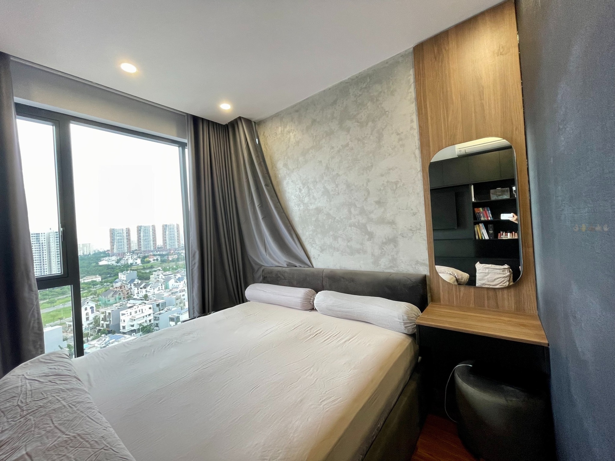 Bán căn hộ 3 phòng ngủ One Verandah - View sông SG, tầng cao, ban công Tây Bắc - Ngắm pháo hoa_thumbnail_5