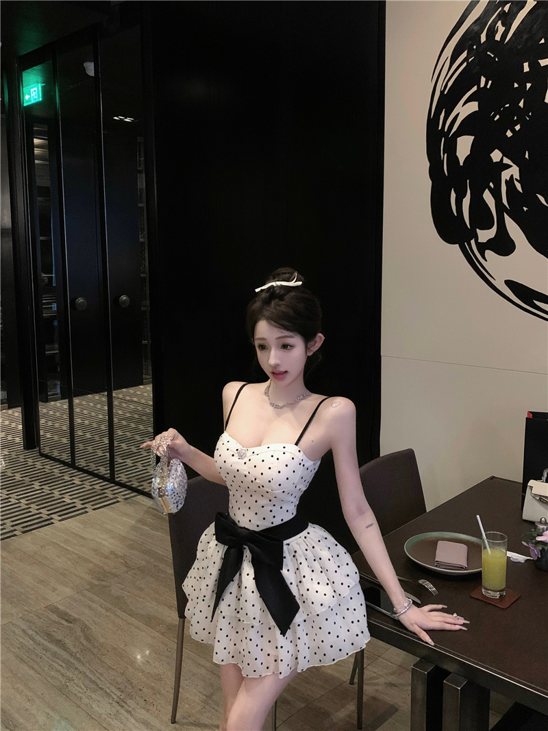 Váy Chấm Bi Nơ Đen Tiểu Thư_thumbnail_2