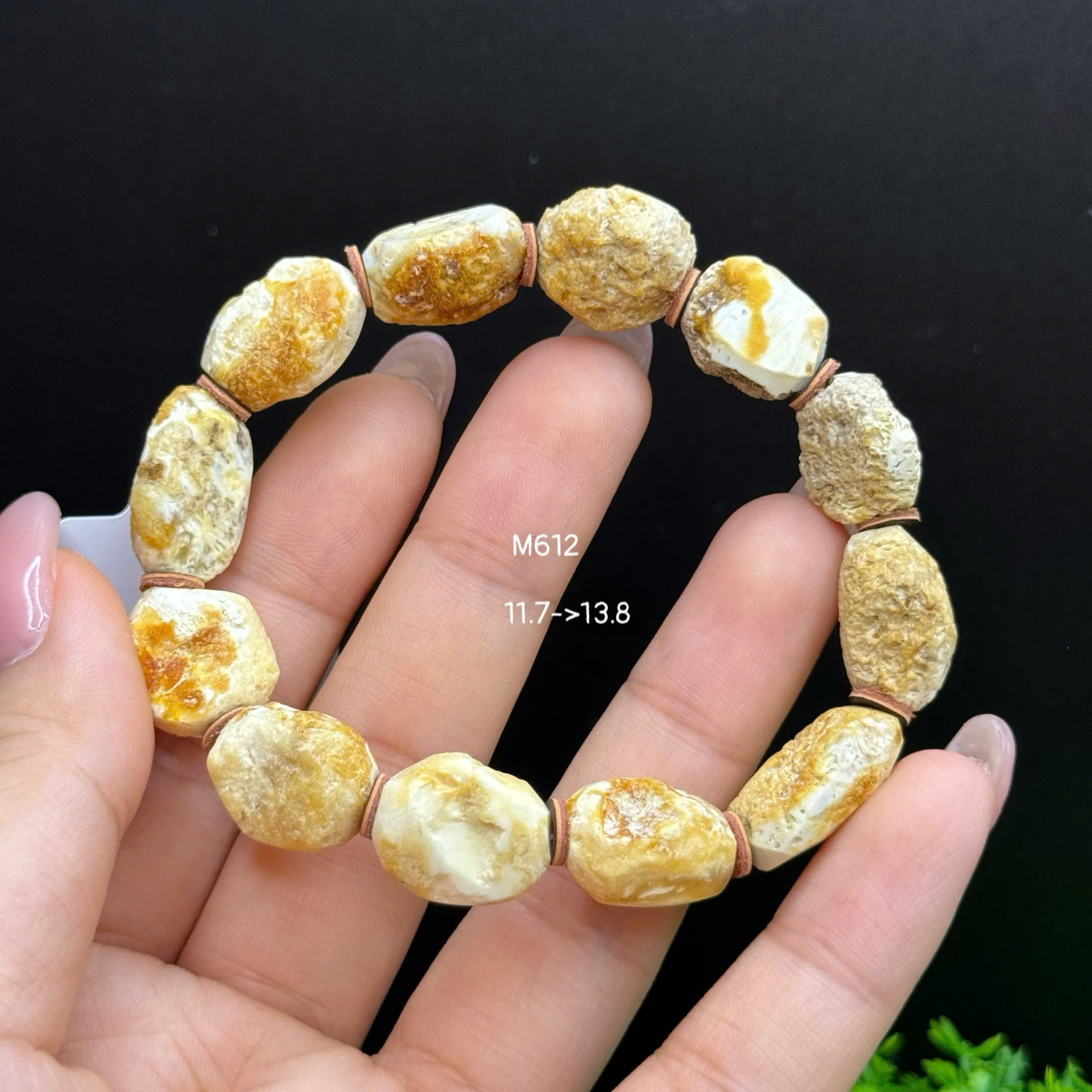 Lắc Tay Hổ Phách Bạch Thô - M612