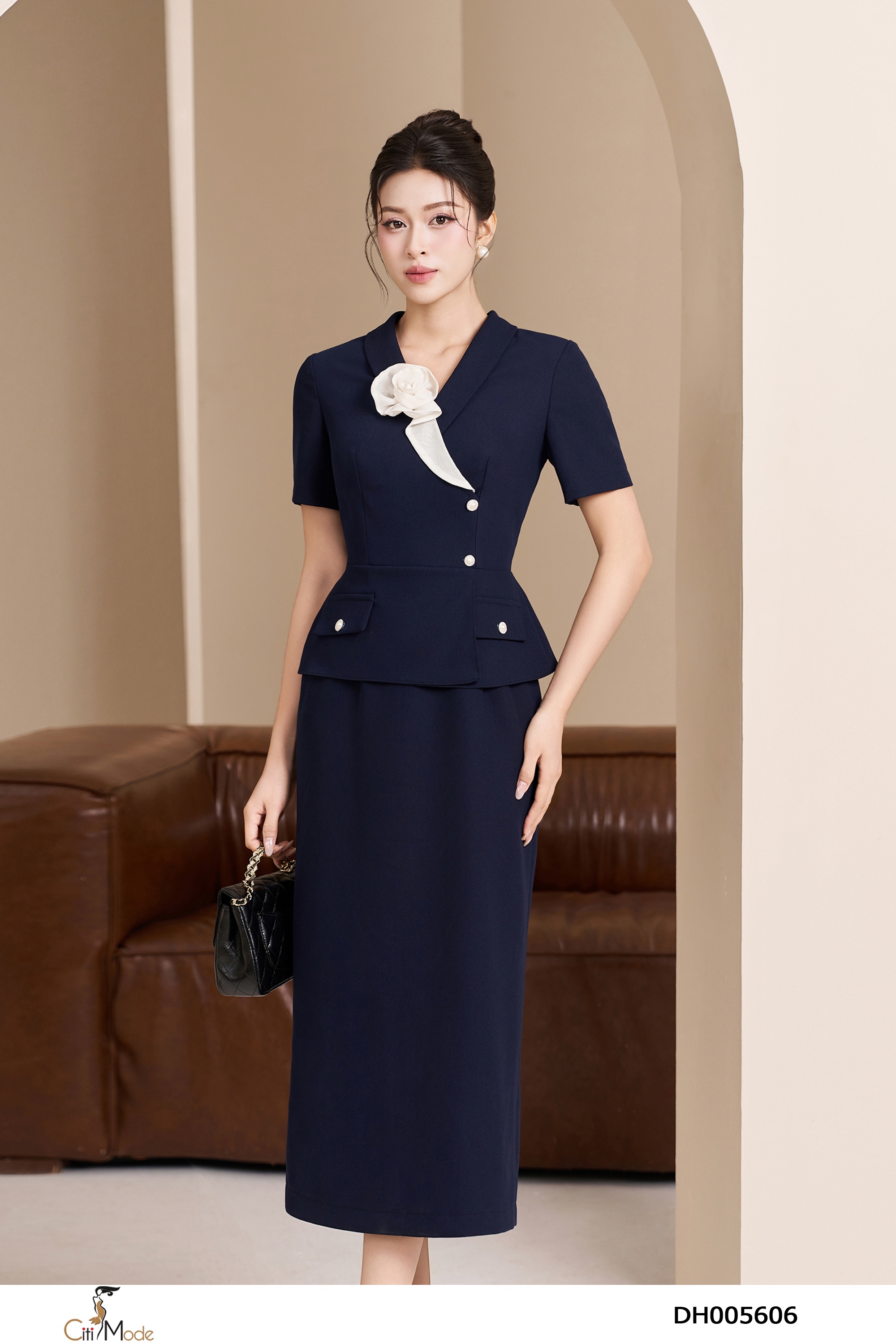 Đầm ôm tím than peplum cổ ve, đính hoa_thumbnail_1